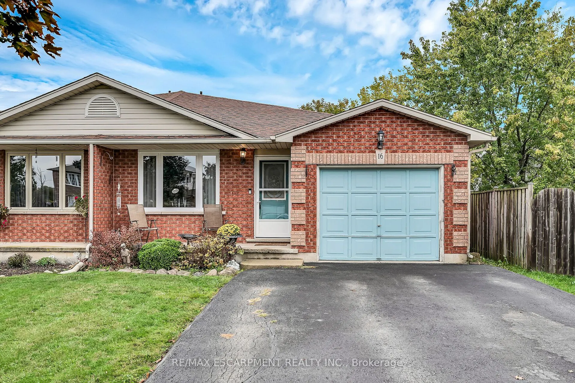 16 Caledon Court