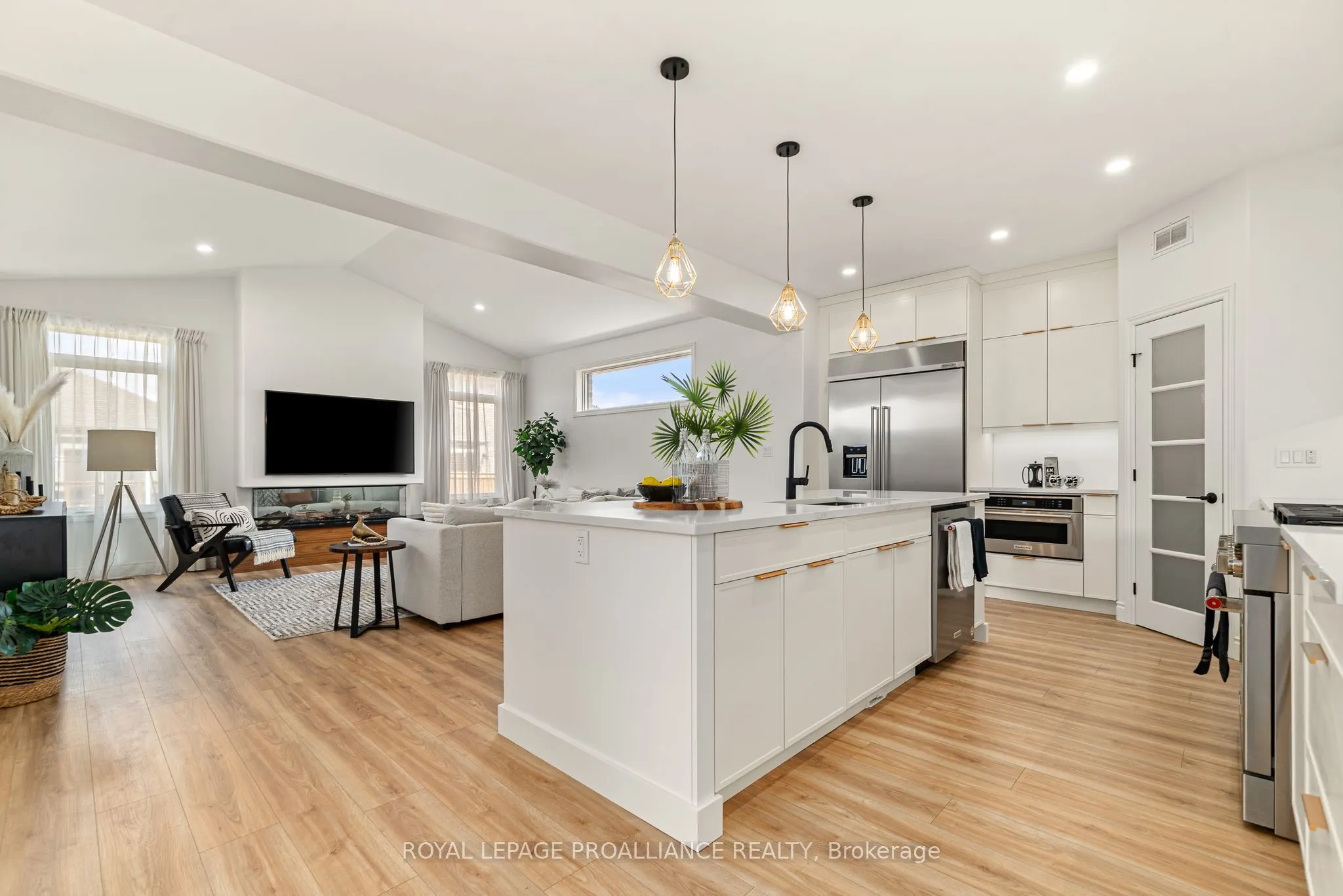 18 RAYCROFT Drive