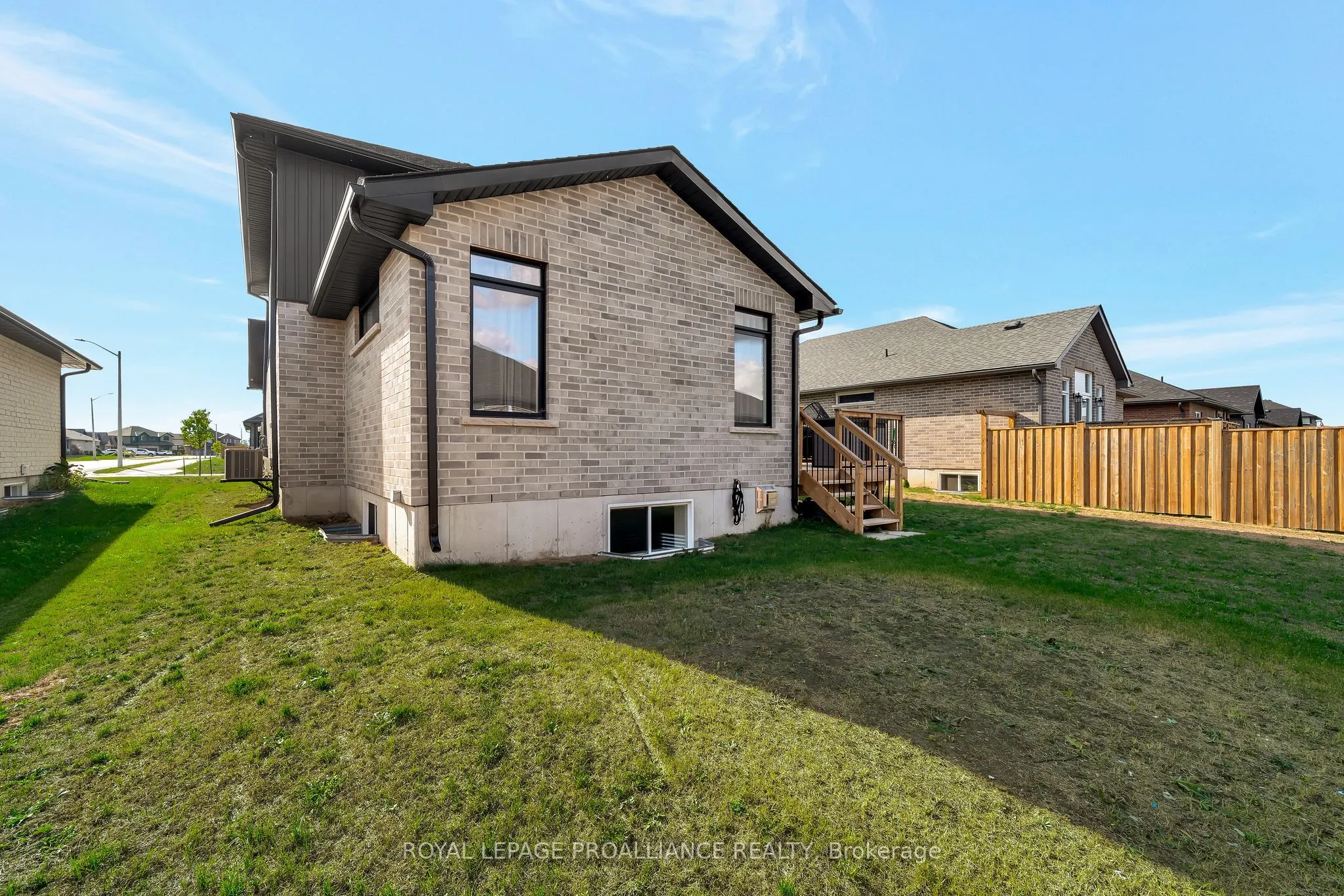 18 RAYCROFT Drive