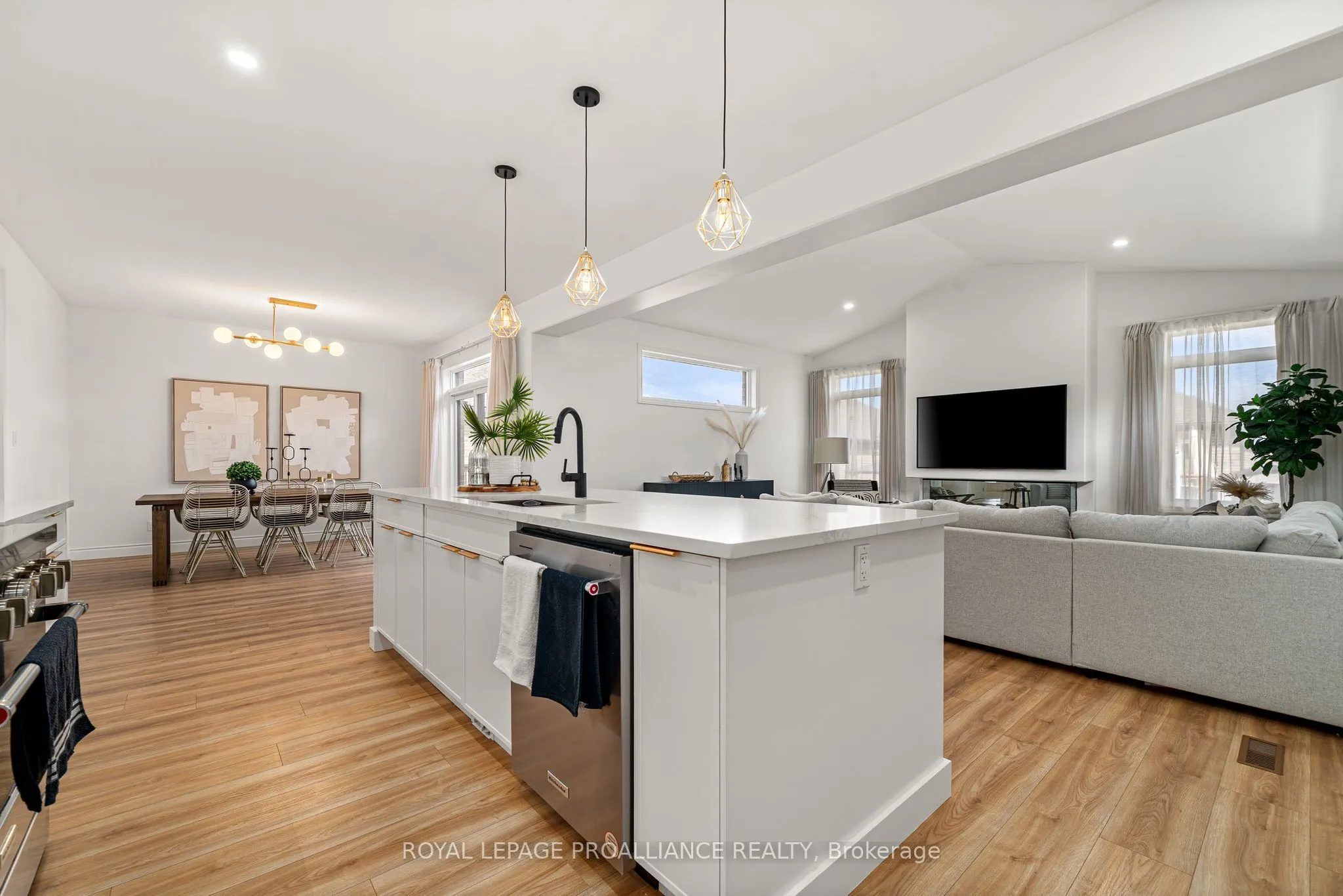 18 RAYCROFT Drive