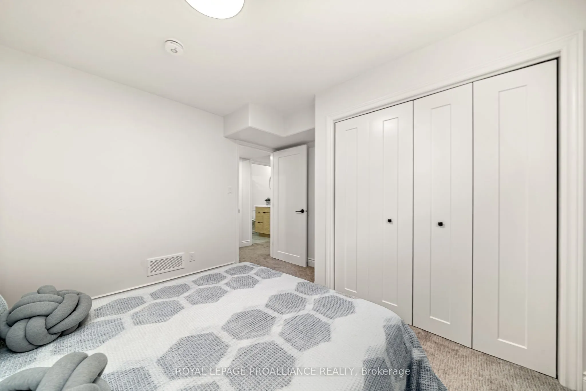 18 RAYCROFT Drive