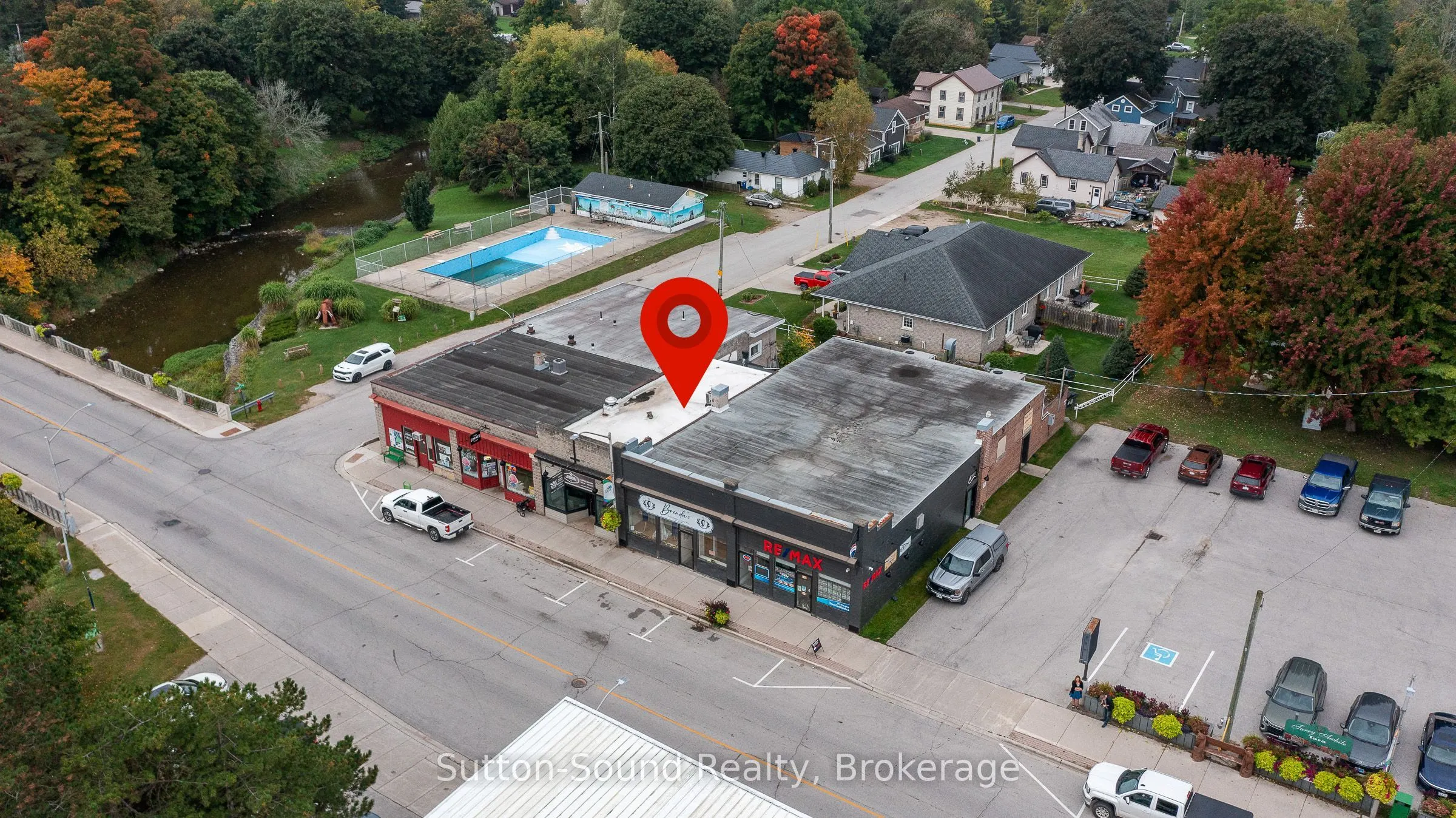 10 Yonge Street N