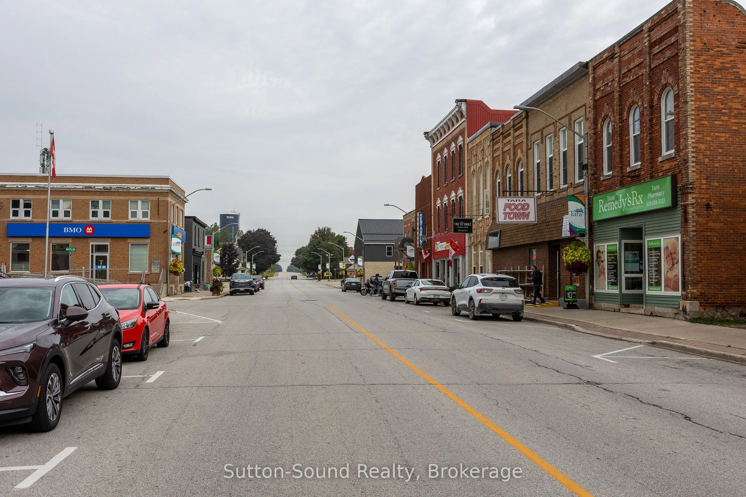 10 Yonge Street N