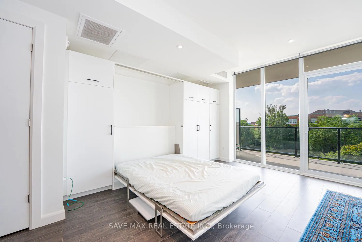 741 King Street W, #411