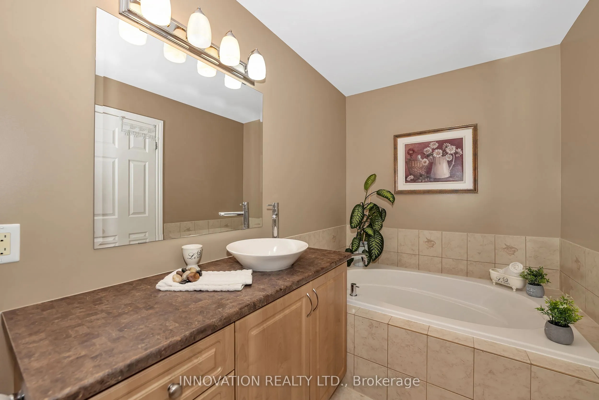 146 Silvermoon Crescent
