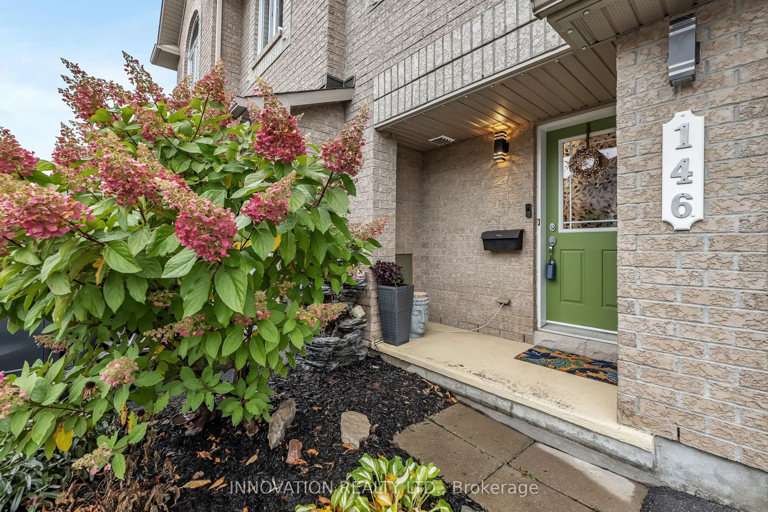 146 Silvermoon Crescent