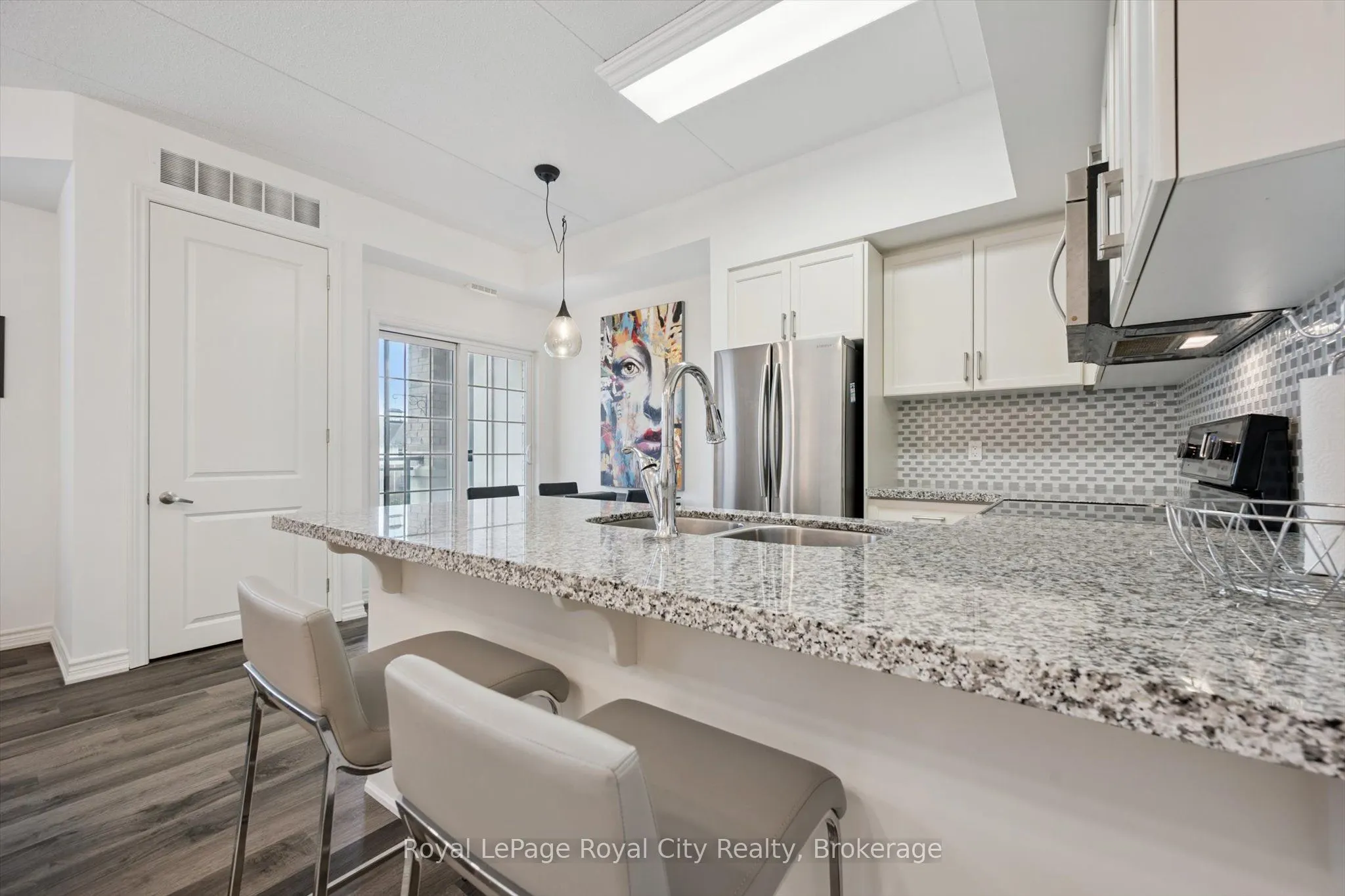 1077 Gordon Street, #228