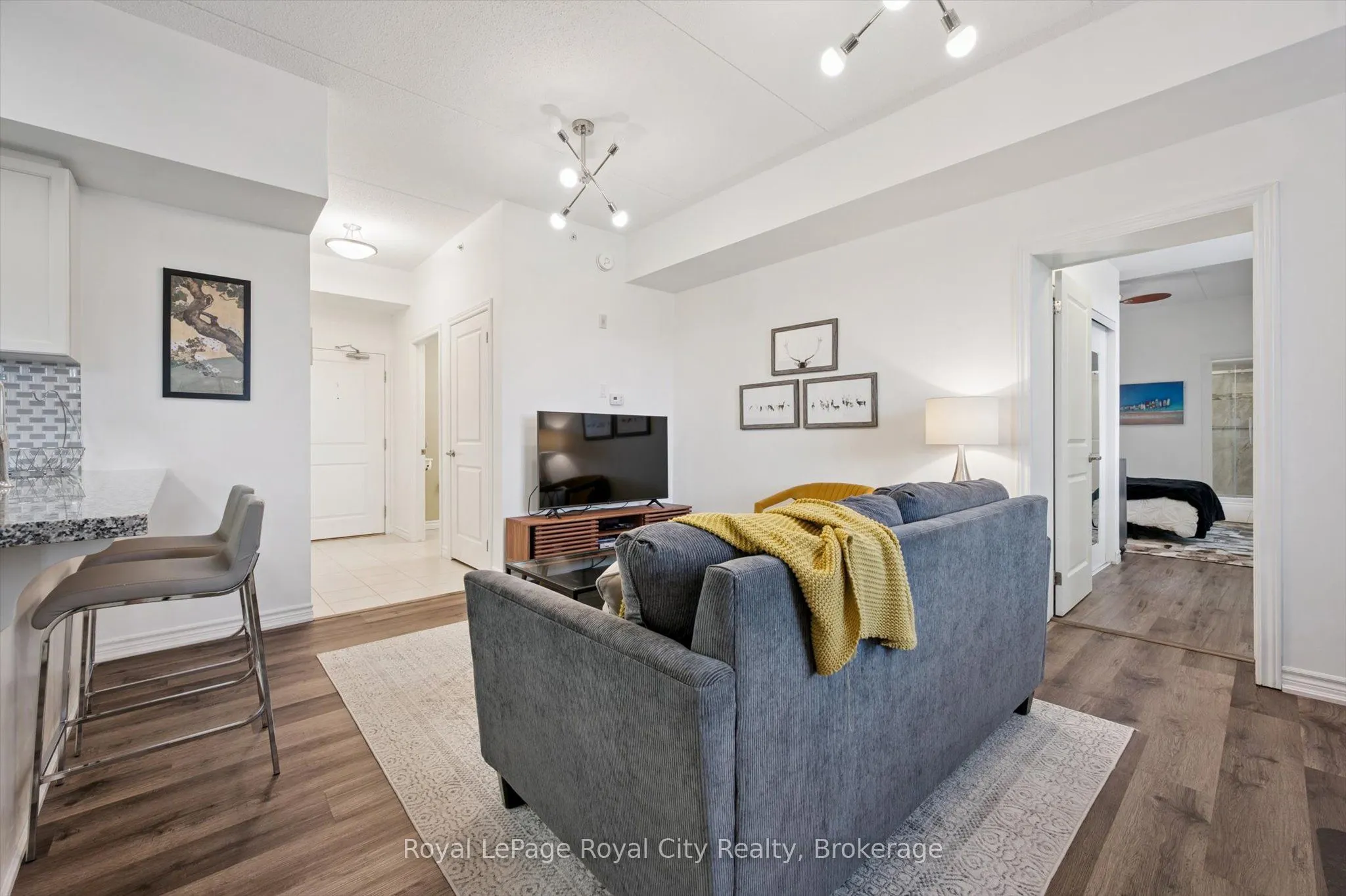 1077 Gordon Street, #228