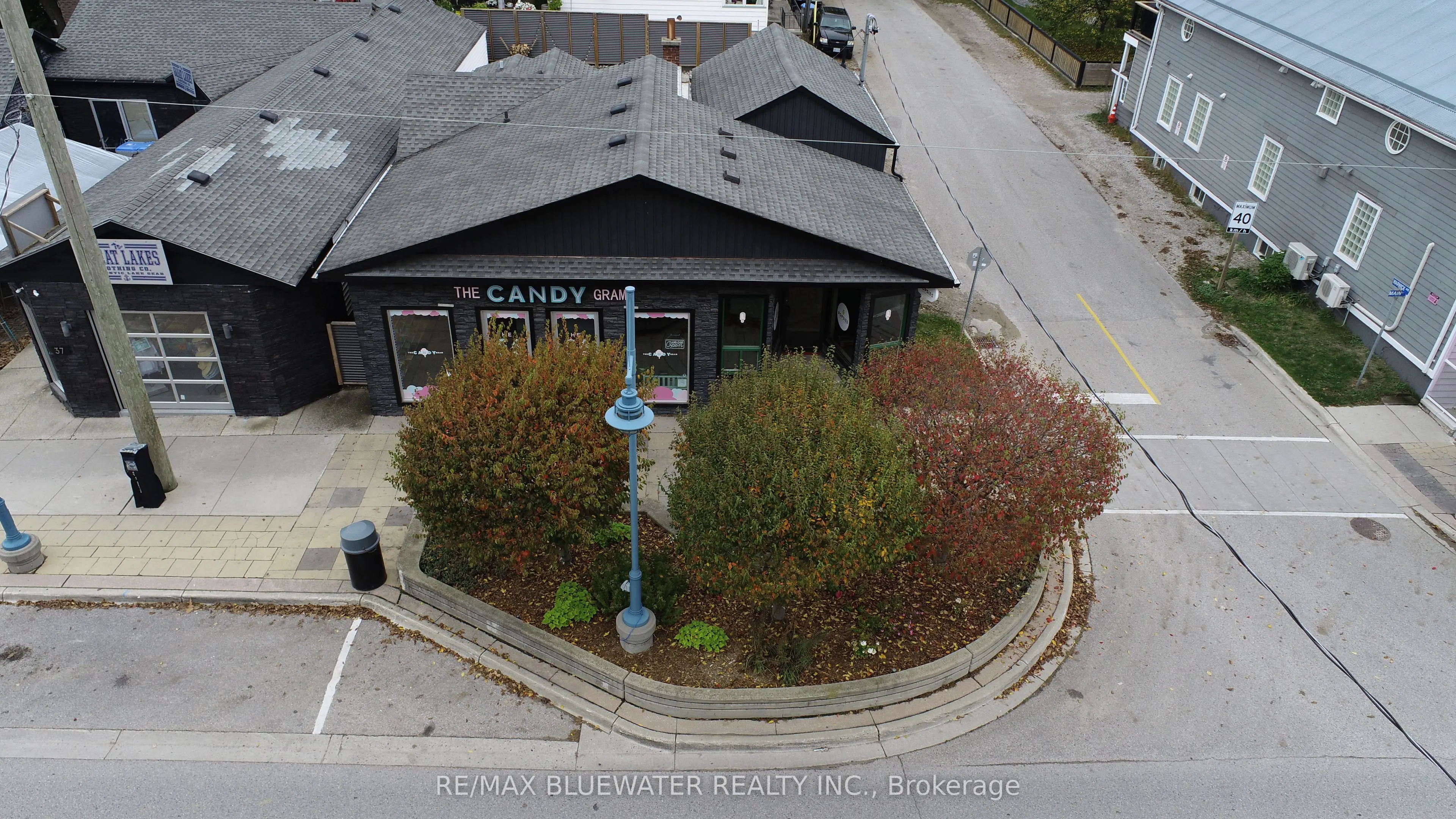33 Main Street, #A