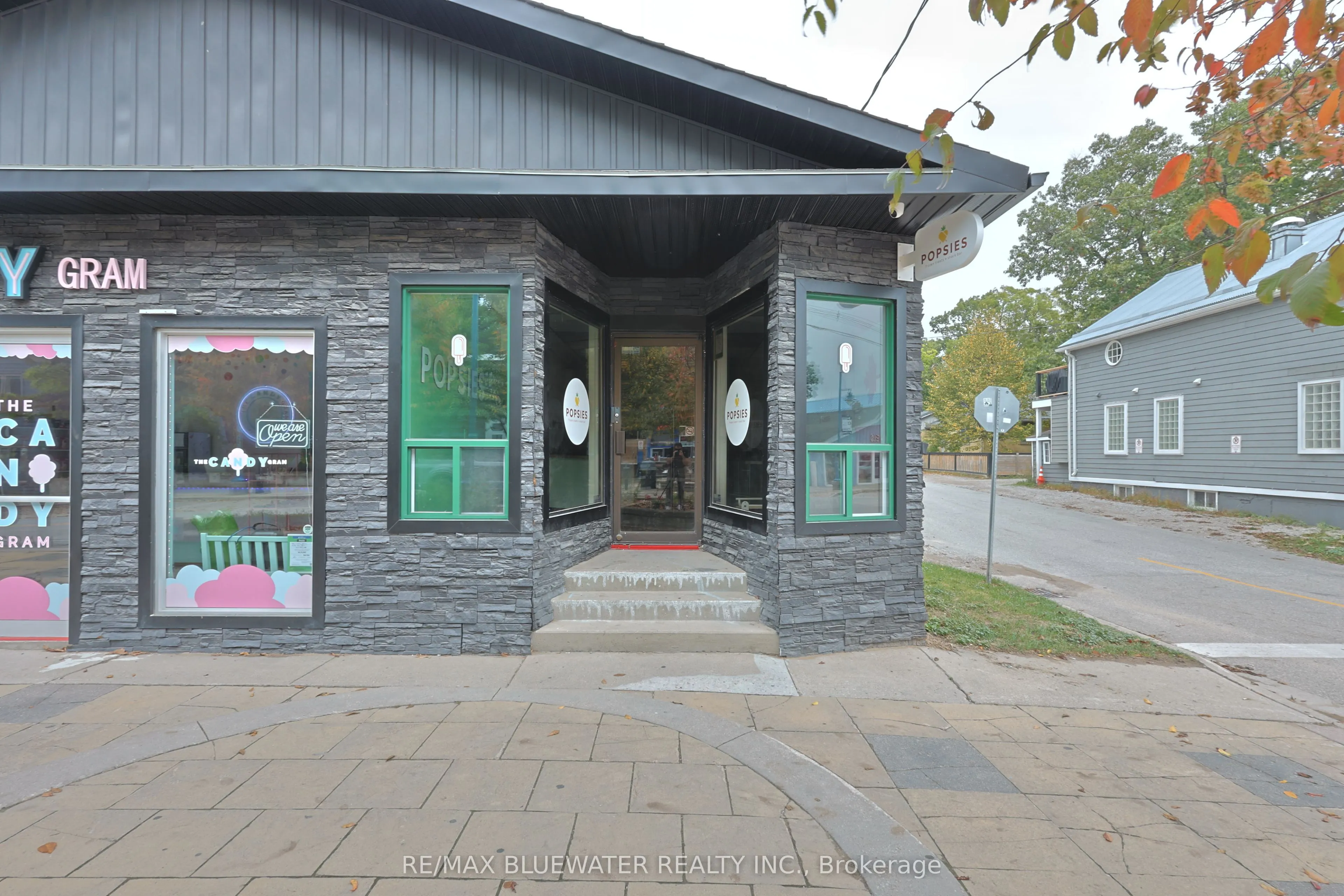 33 Main Street, #A