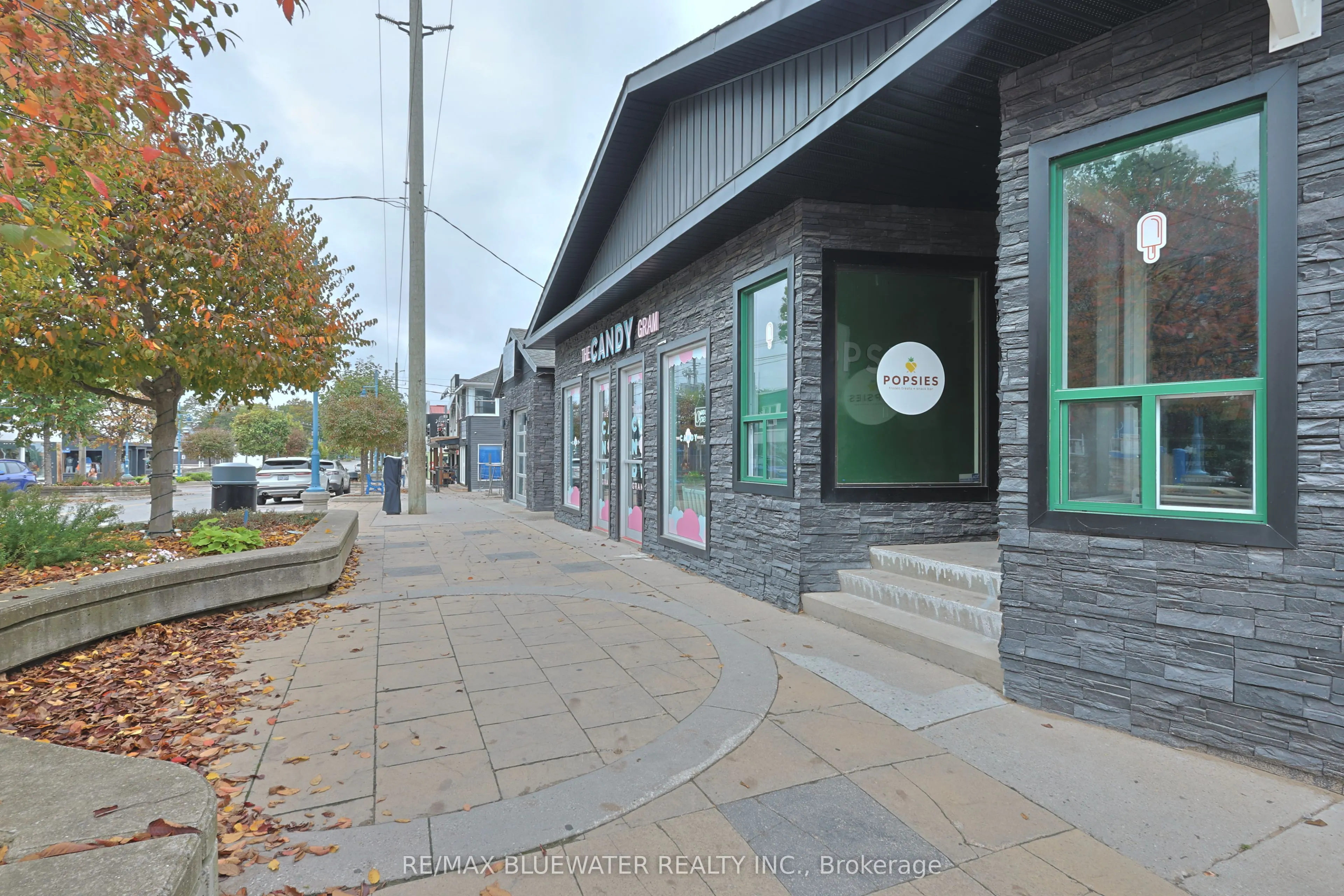 33 Main Street, #A