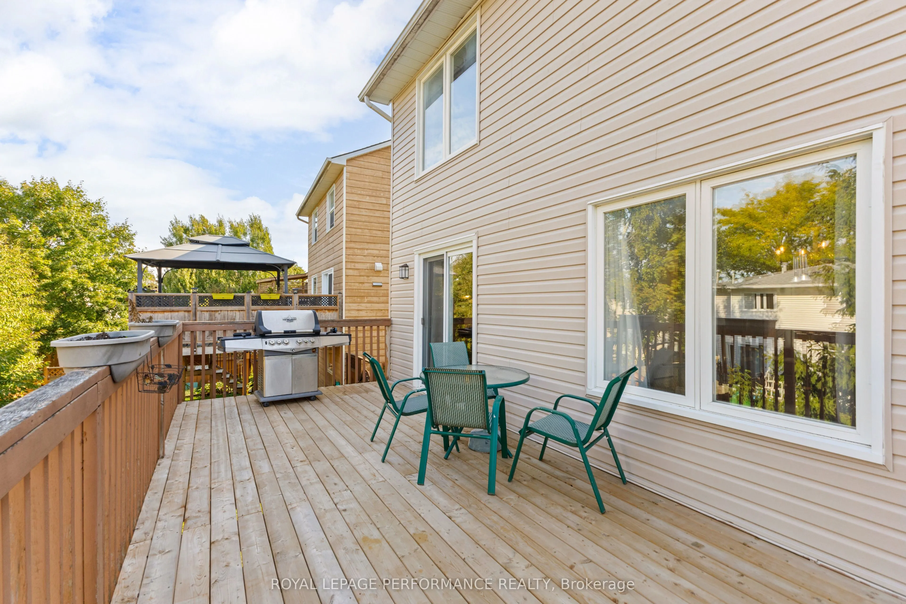 1936 Longman Crescent