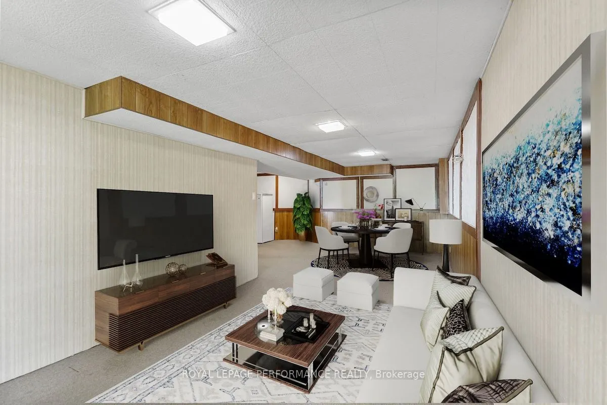 1936 Longman Crescent