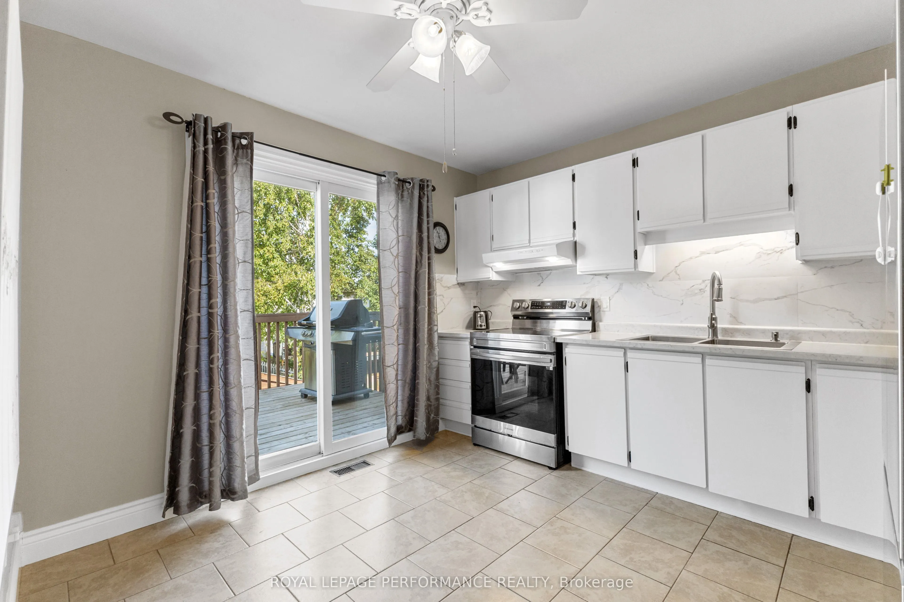 1936 Longman Crescent