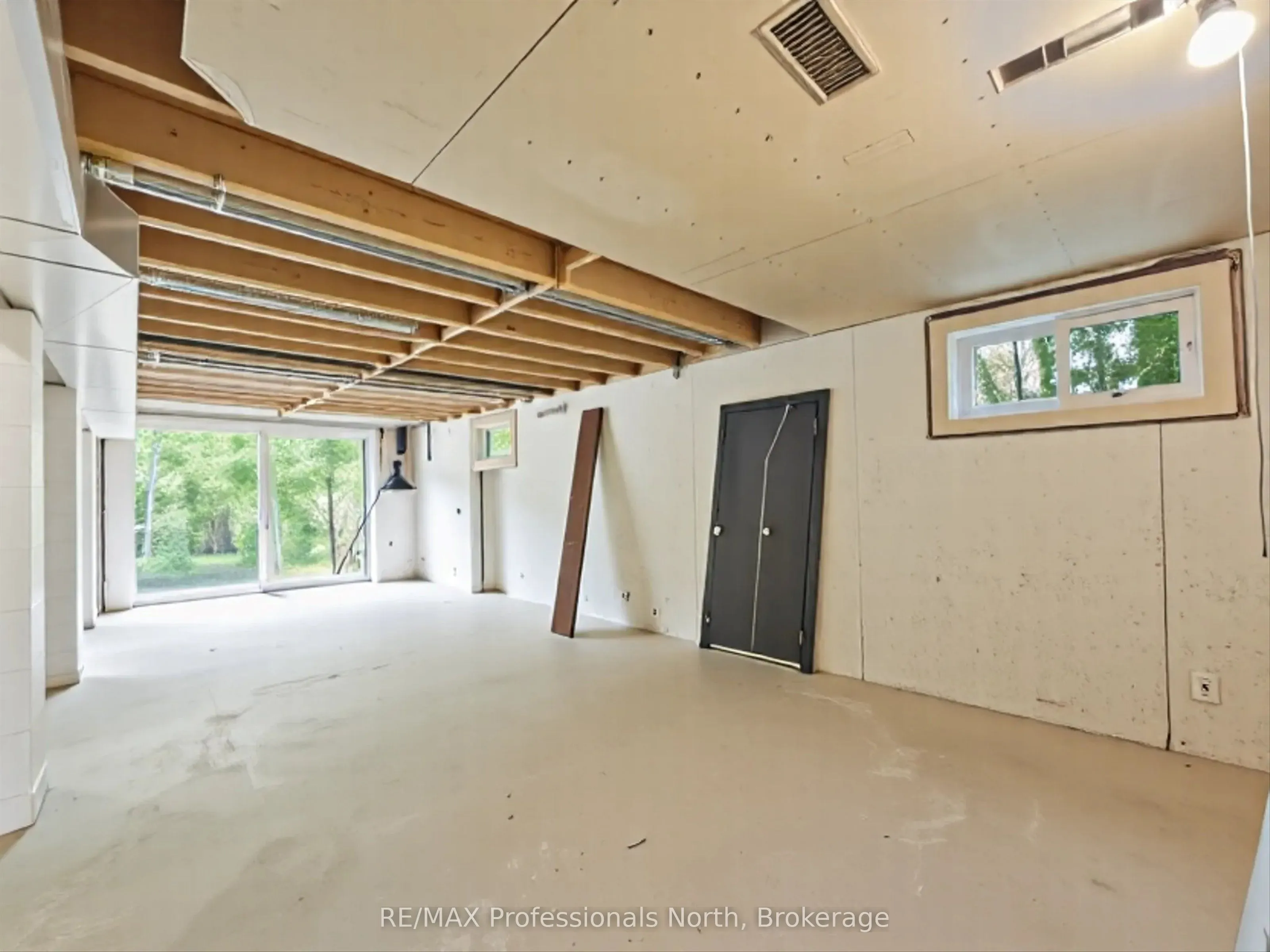 1755 Skyline Drive