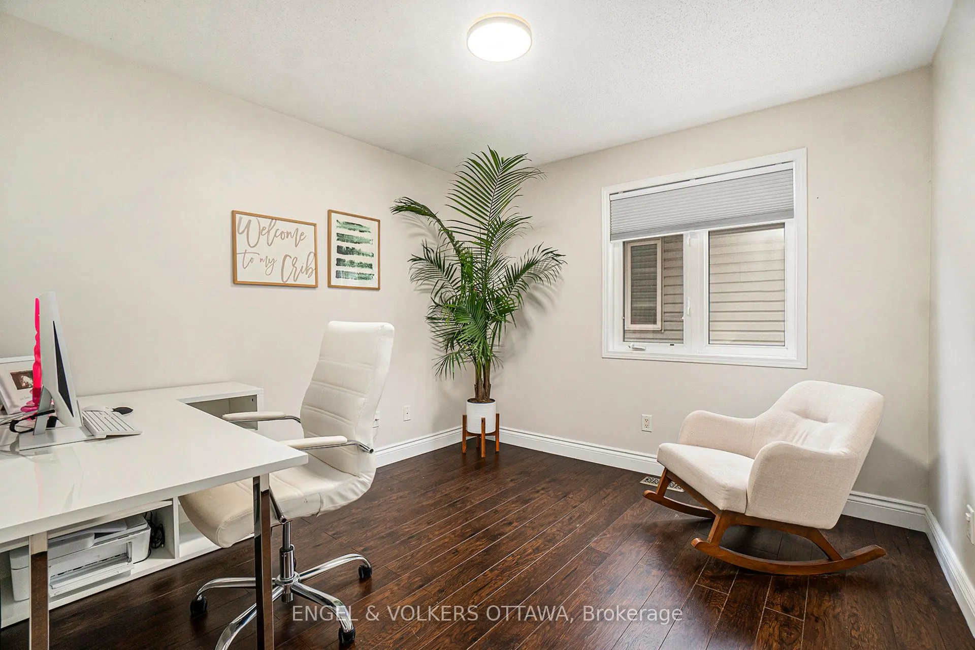 2399 Glandriel Crescent