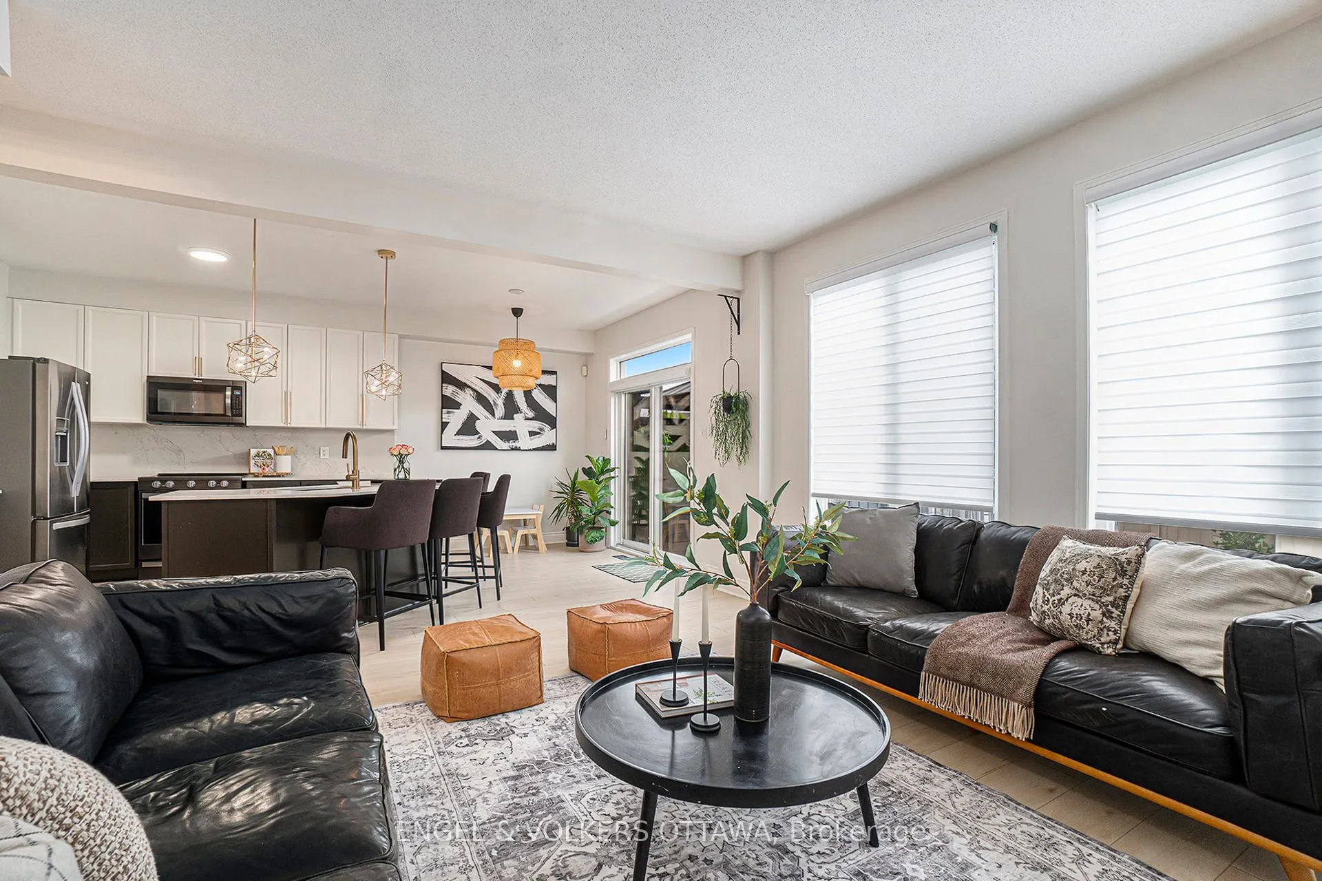 2399 Glandriel Crescent