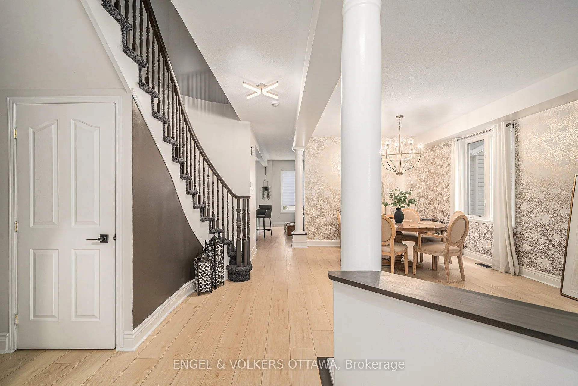 2399 Glandriel Crescent