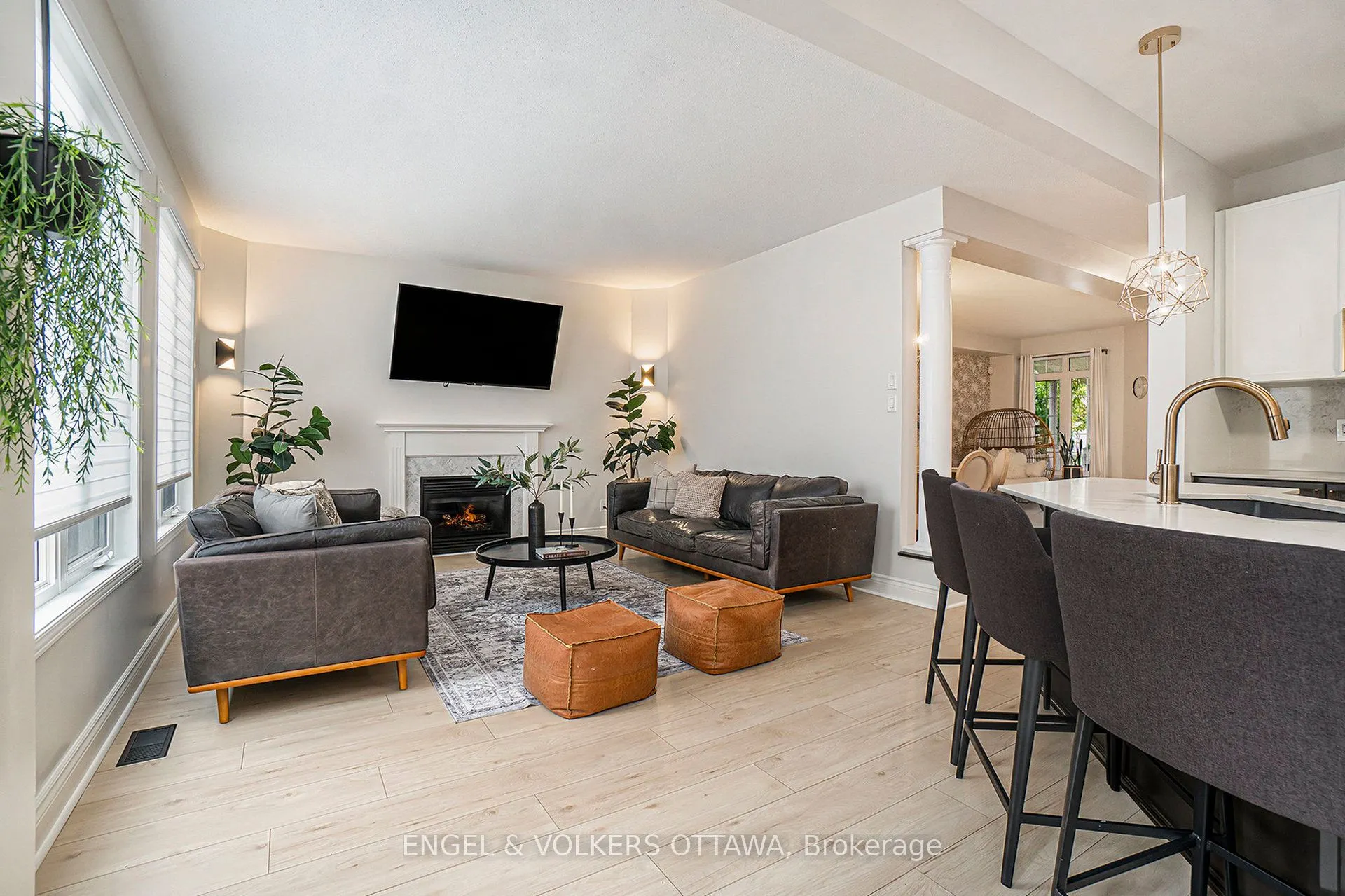 2399 Glandriel Crescent