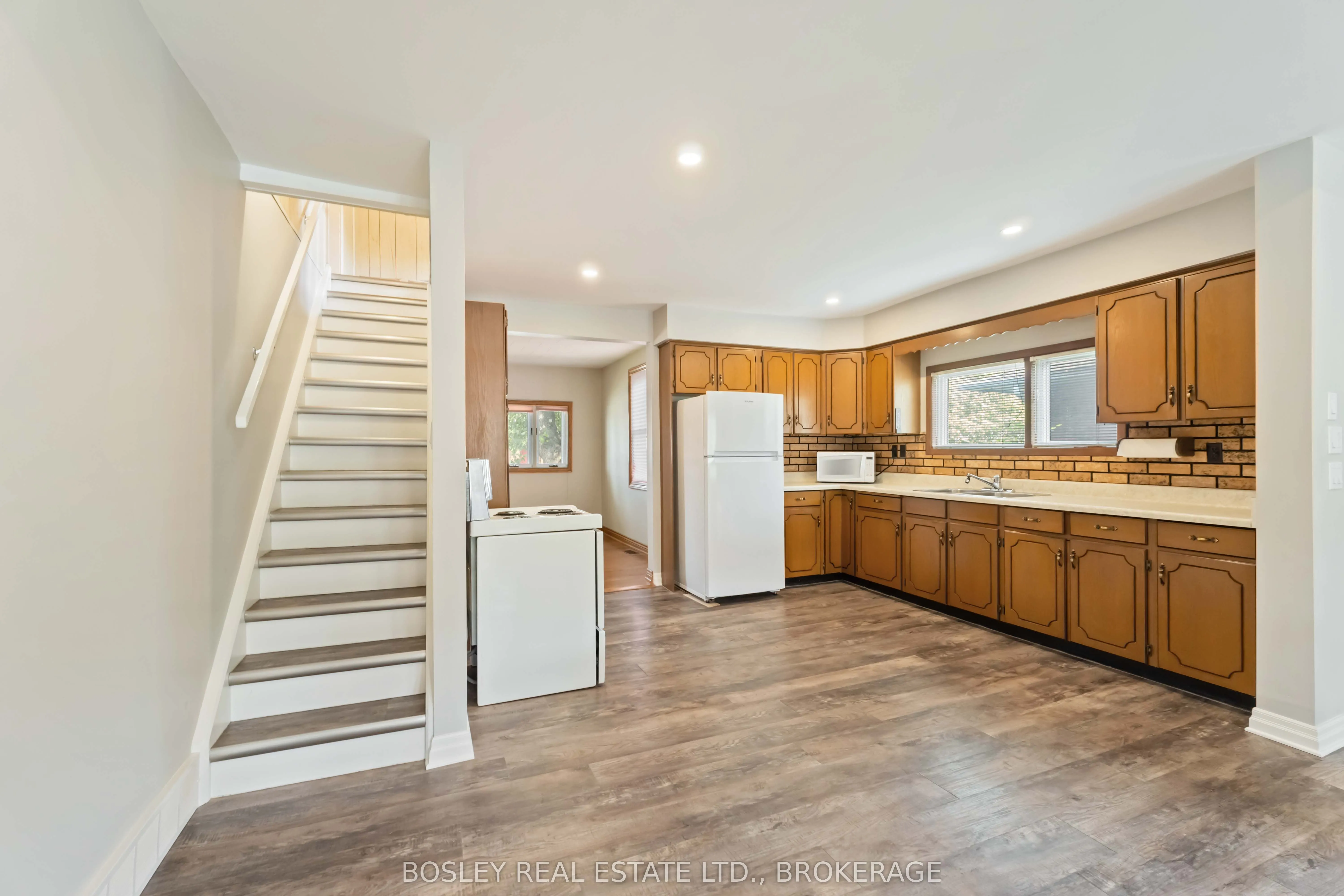 79 Richmond Street W