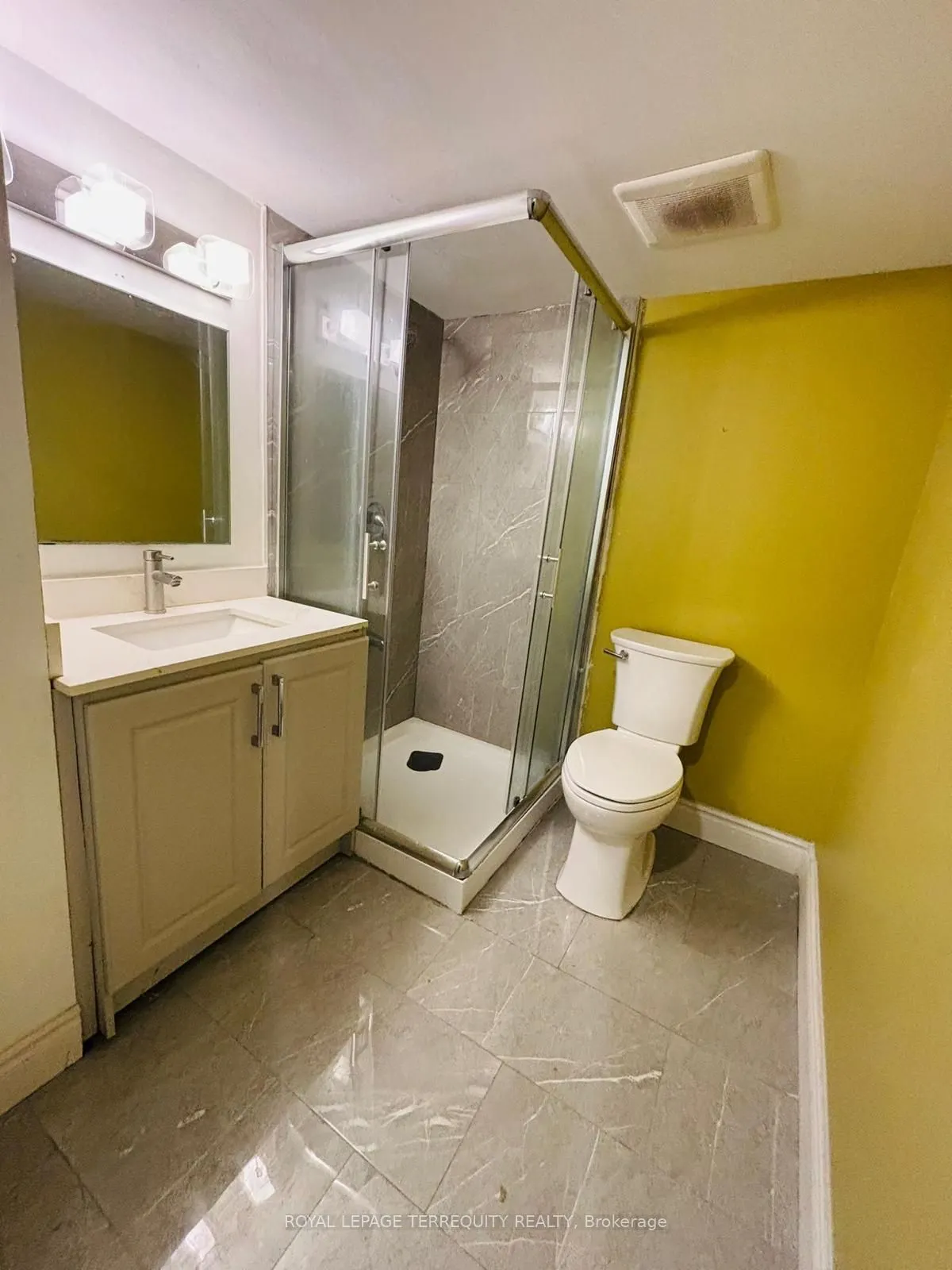 1442 Pineview Court