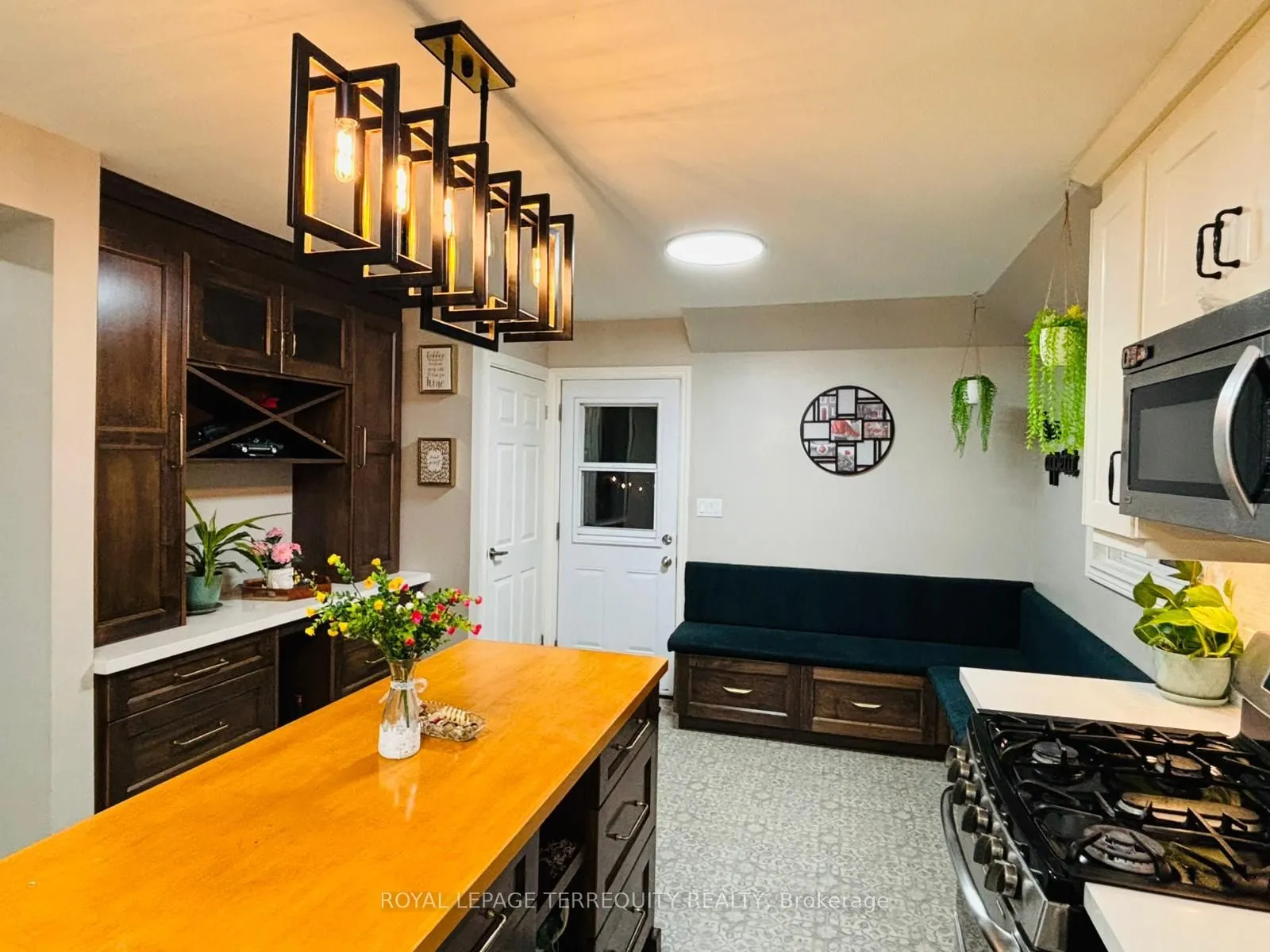 1442 Pineview Court