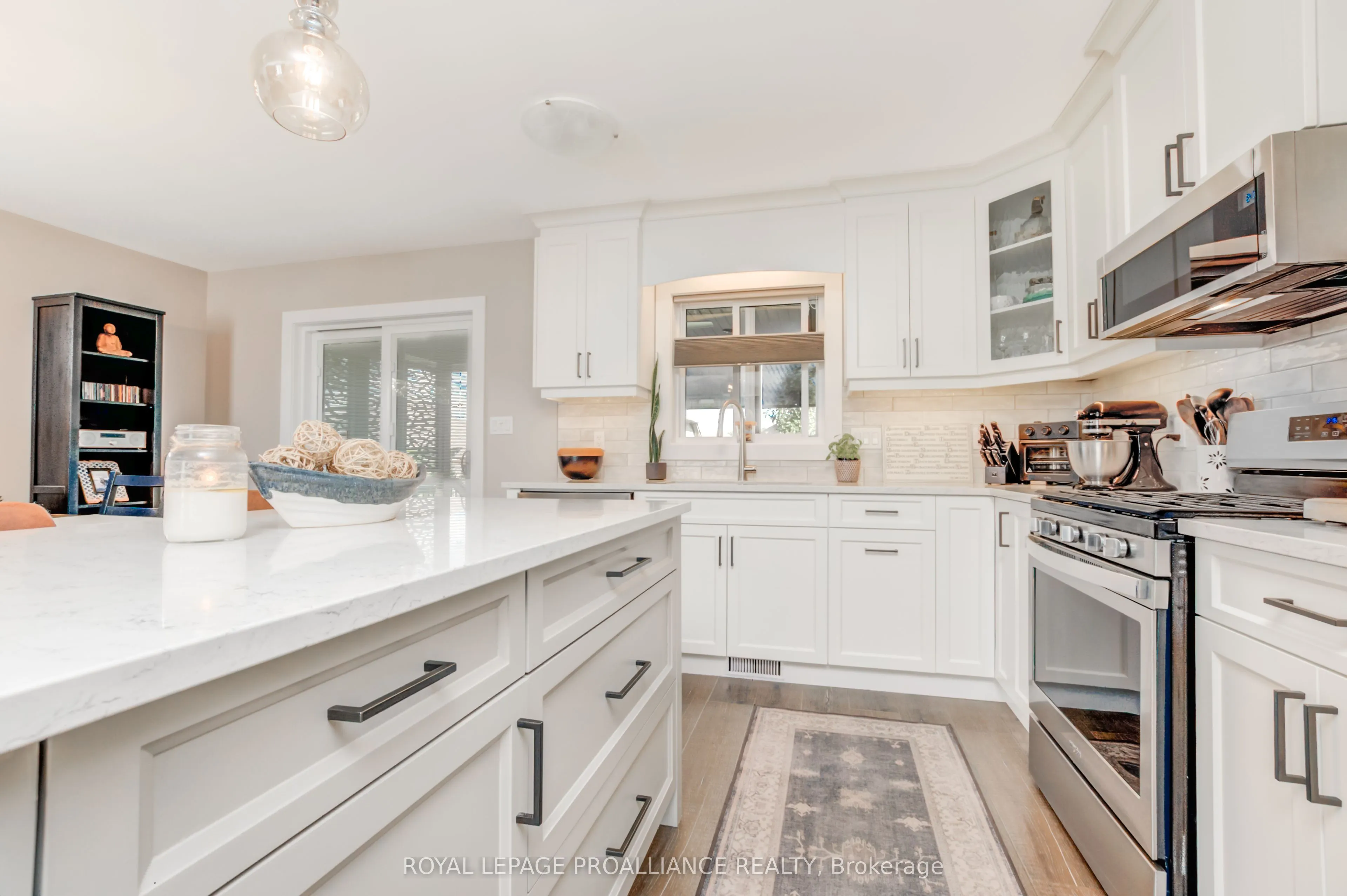 6 Lawrence Avenue