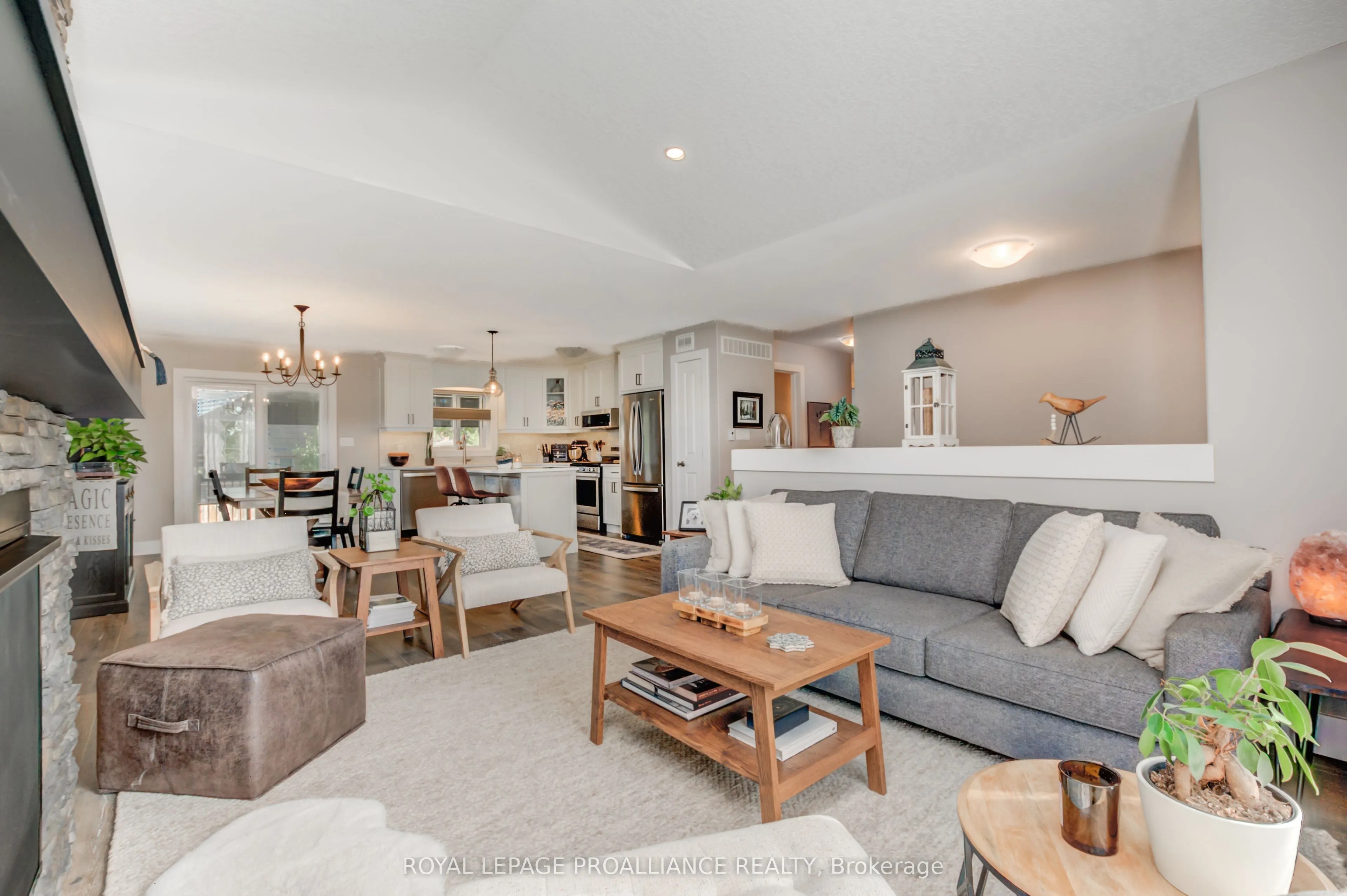 6 Lawrence Avenue