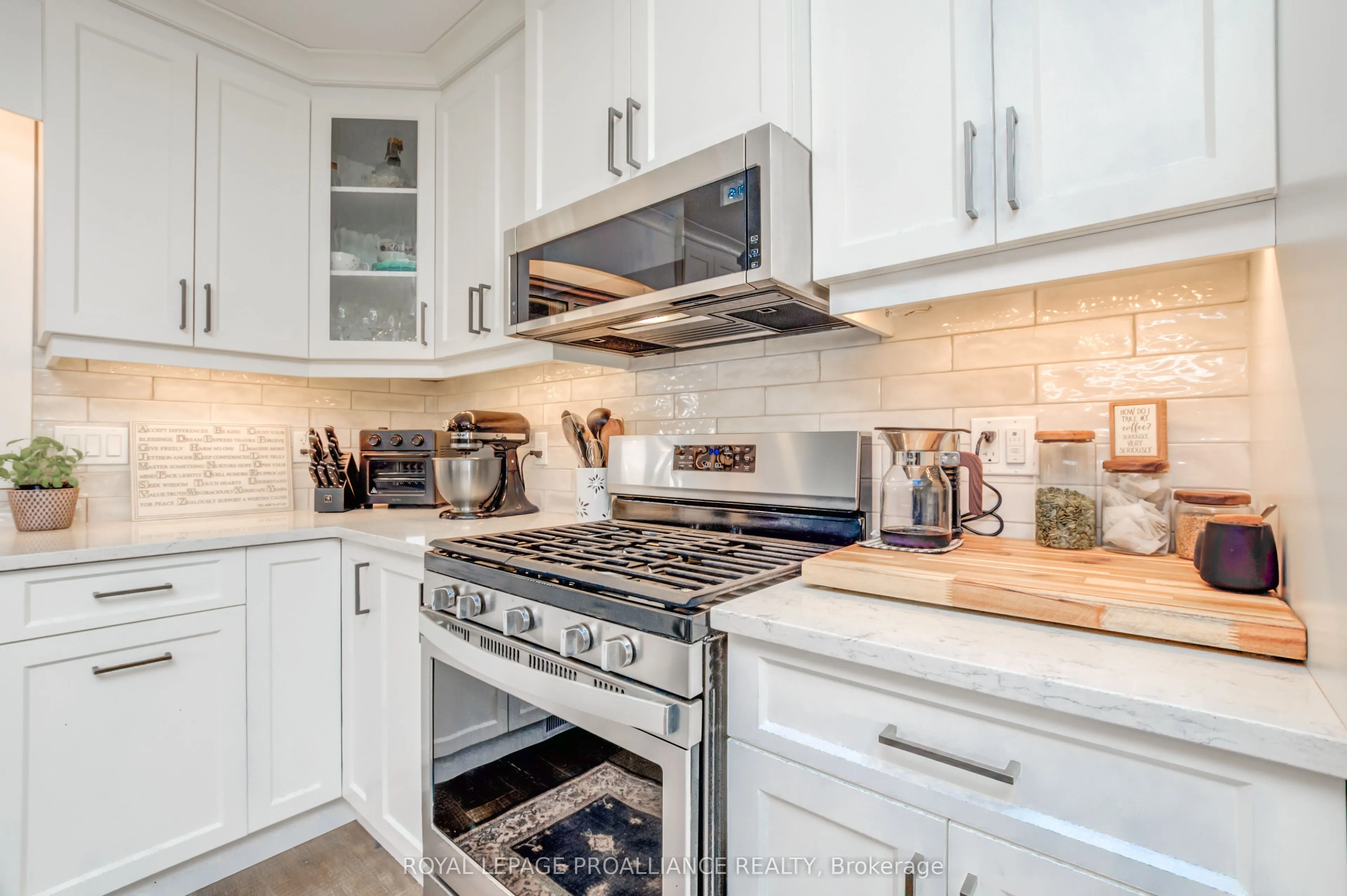 6 Lawrence Avenue