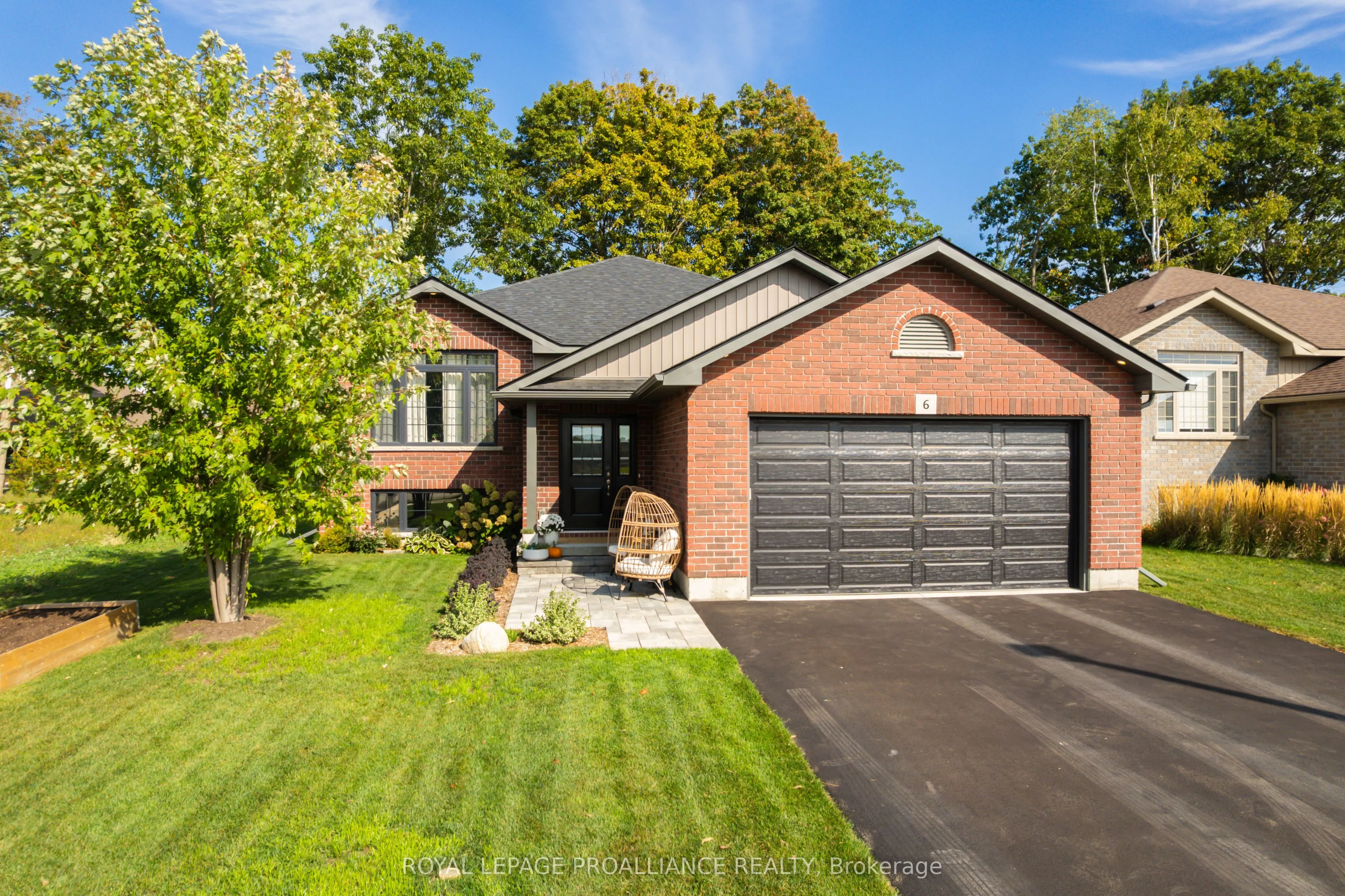 6 Lawrence Avenue
