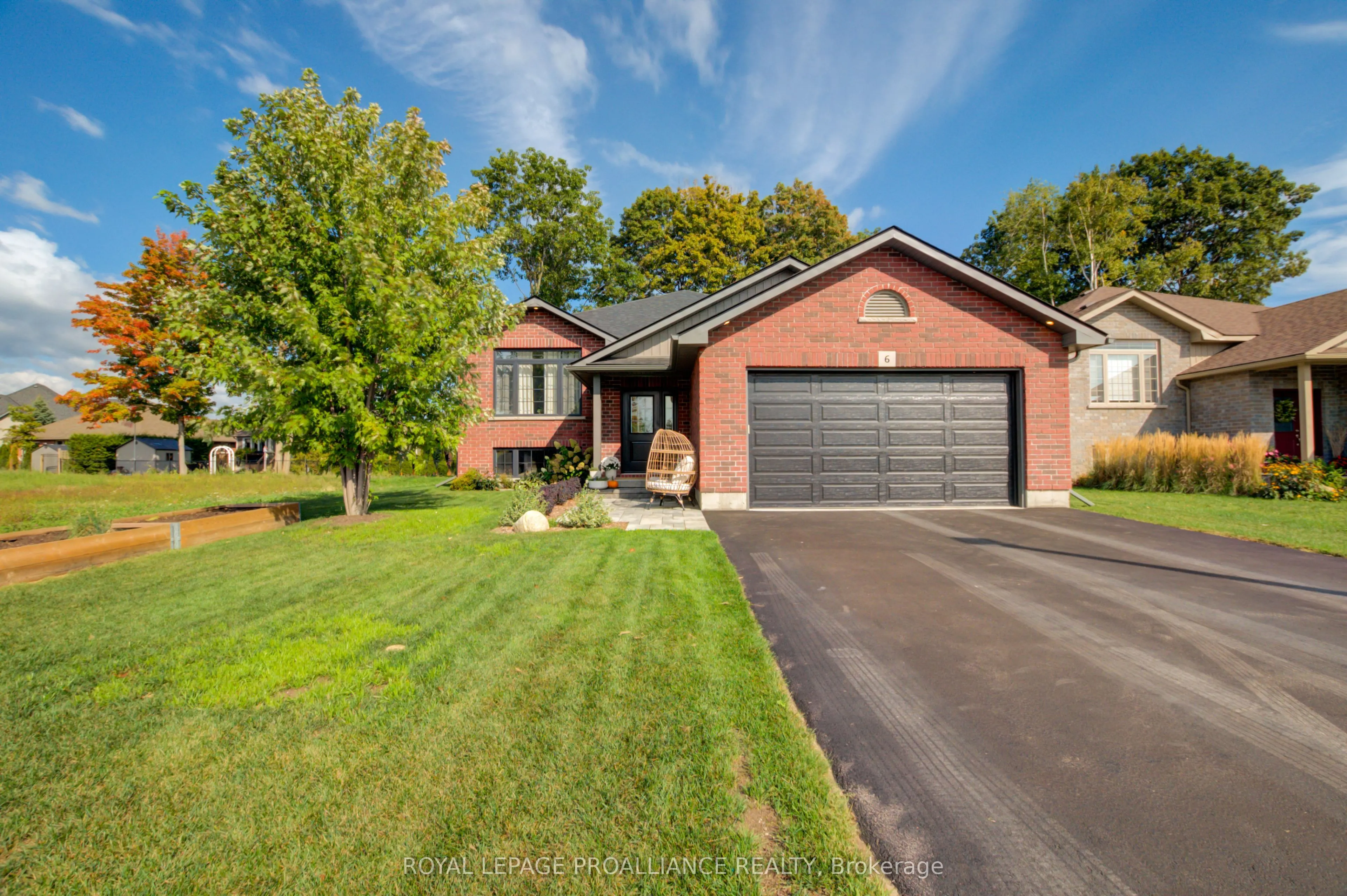 6 Lawrence Avenue
