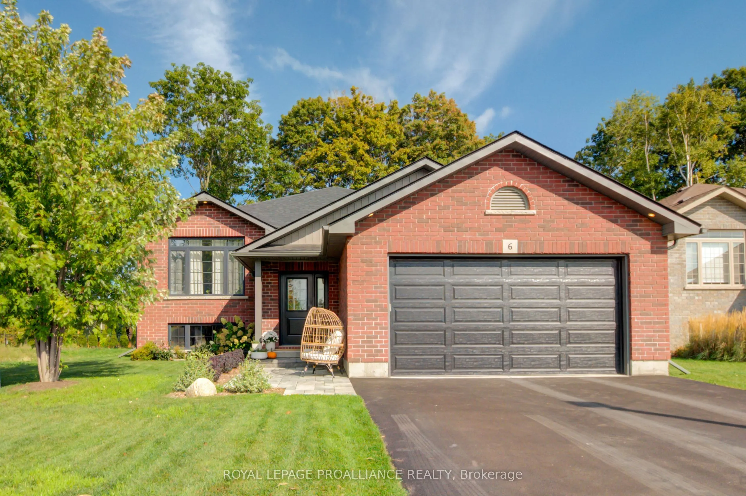 6 Lawrence Avenue