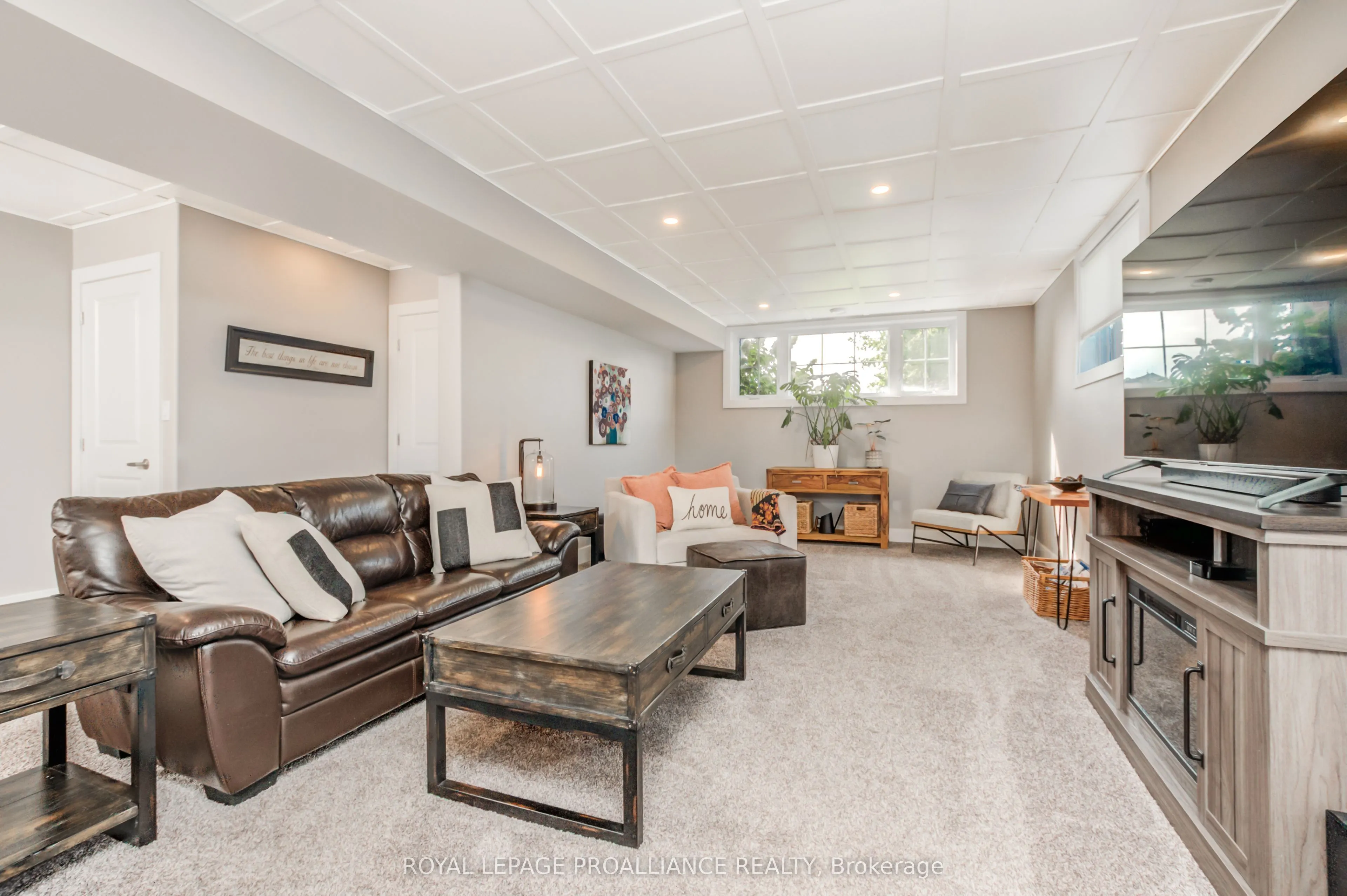 6 Lawrence Avenue