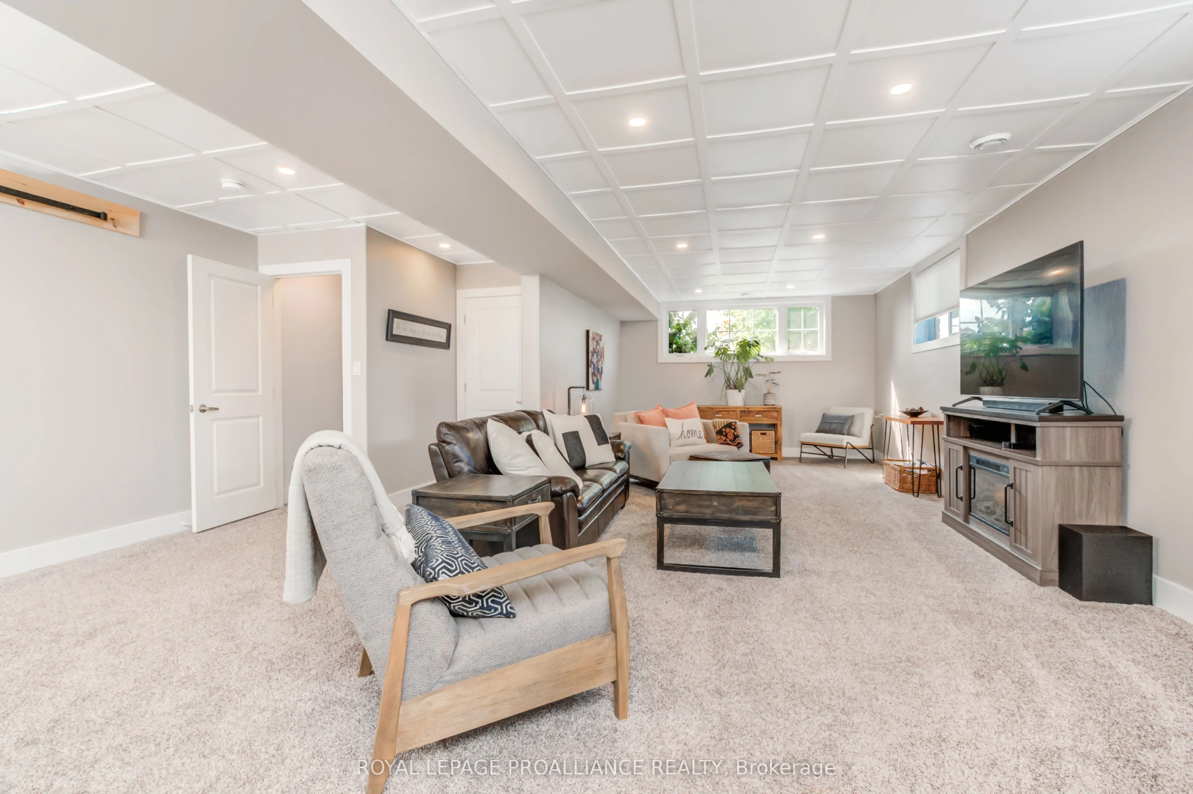 6 Lawrence Avenue