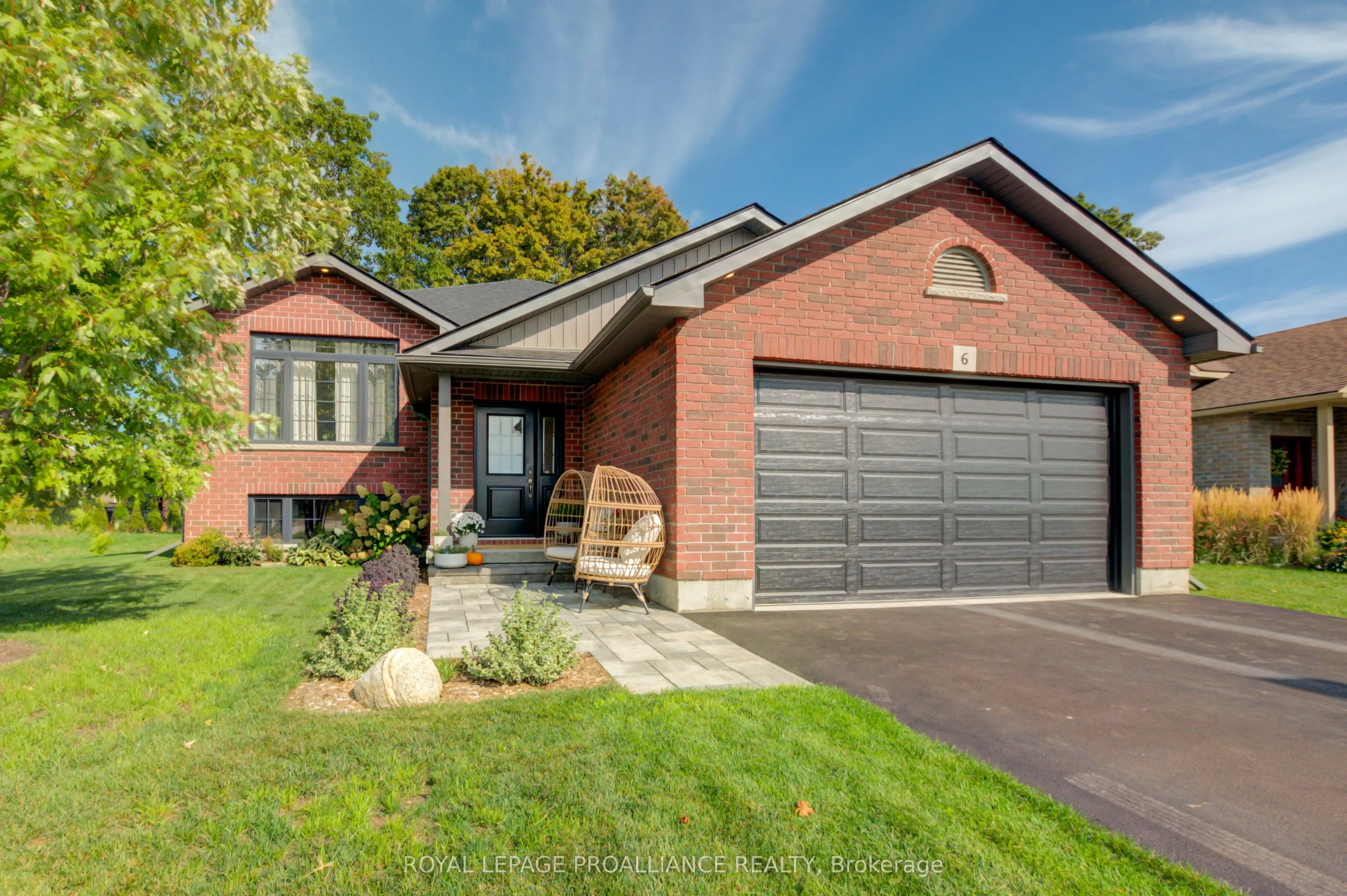 6 Lawrence Avenue