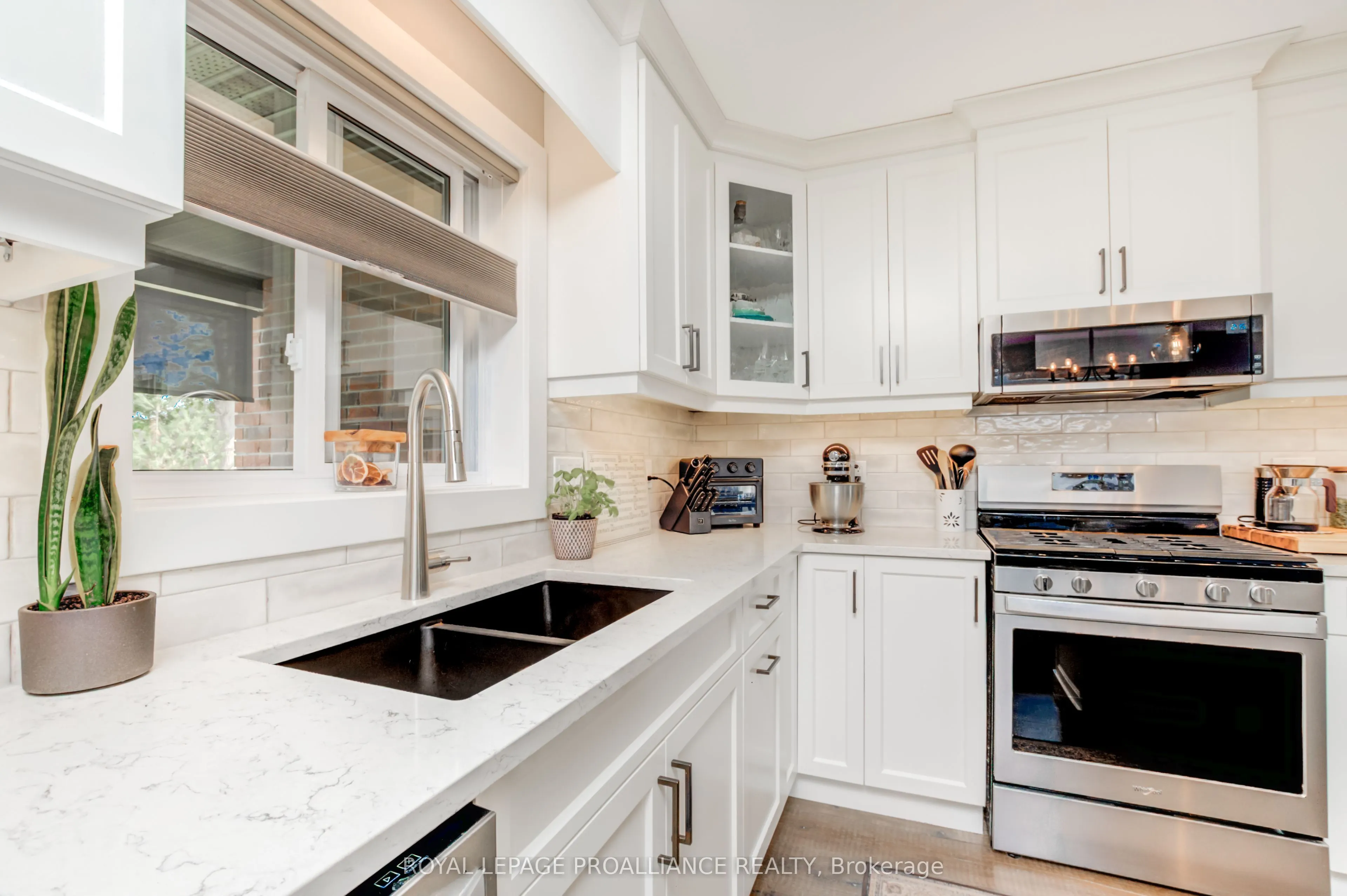 6 Lawrence Avenue