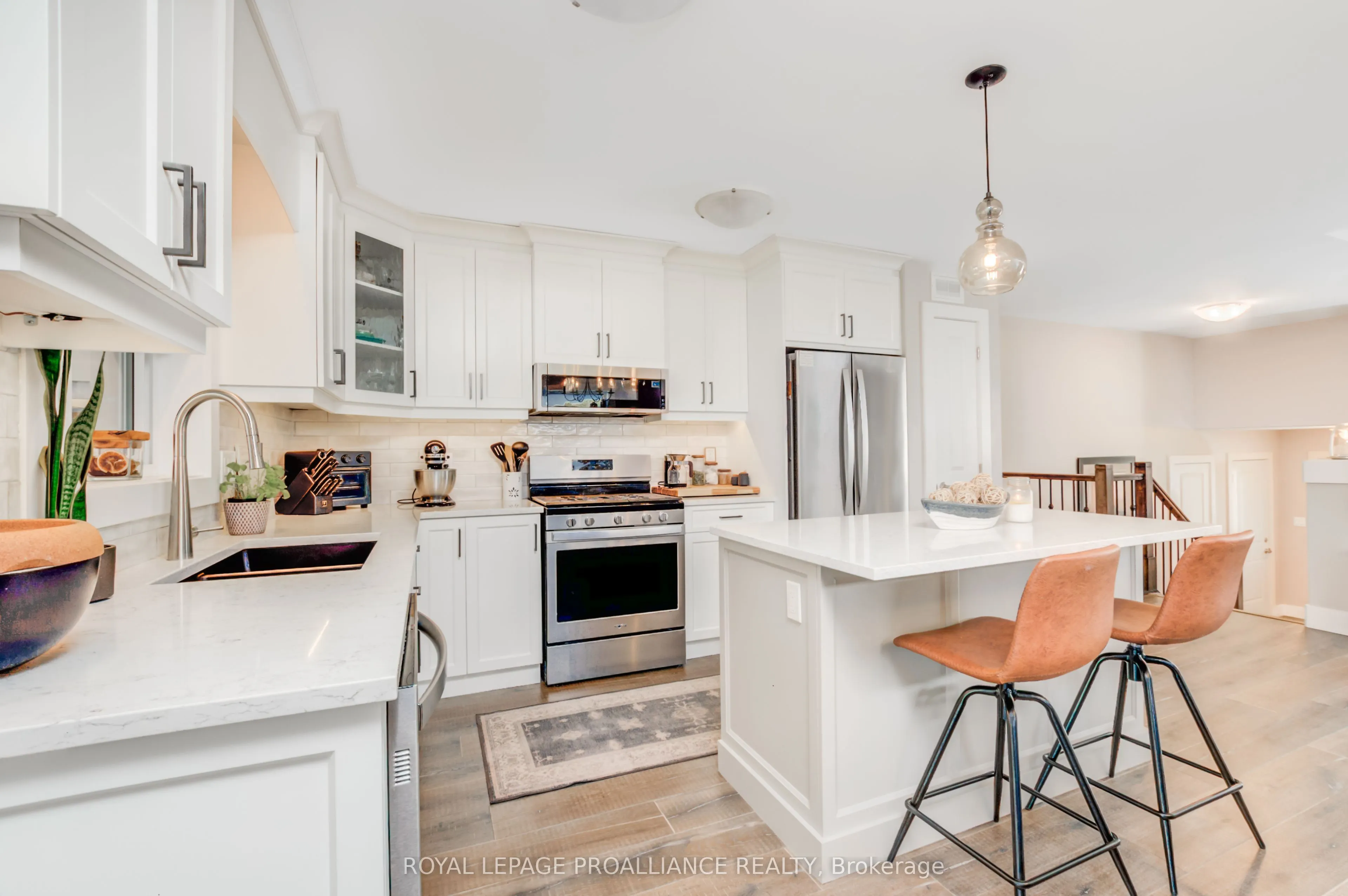6 Lawrence Avenue