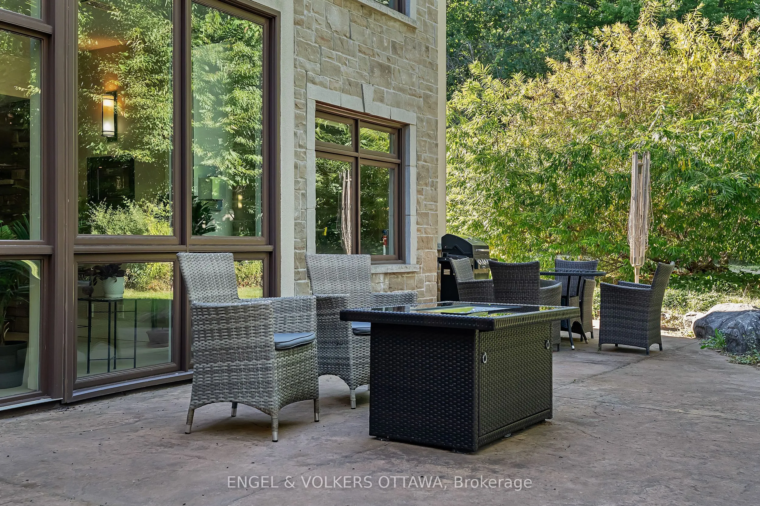 1836 Whitemarsh Crescent