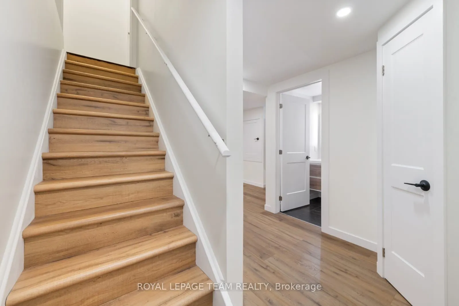 329 Gallantry Way