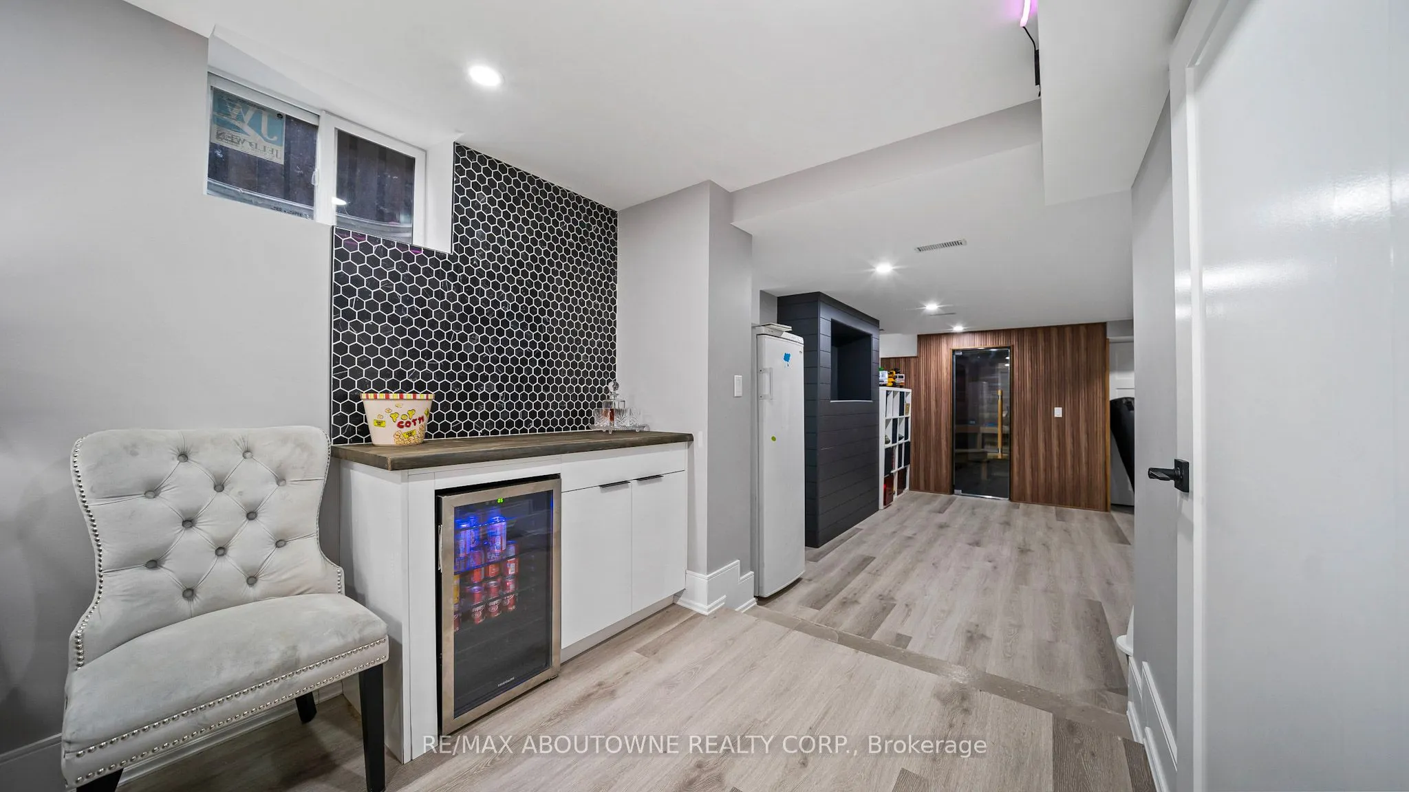 11 John Murray Street
