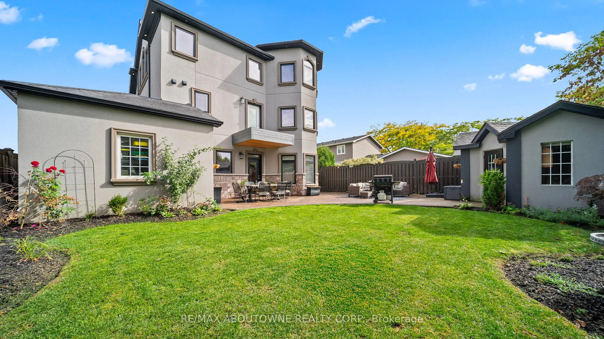 11 John Murray Street