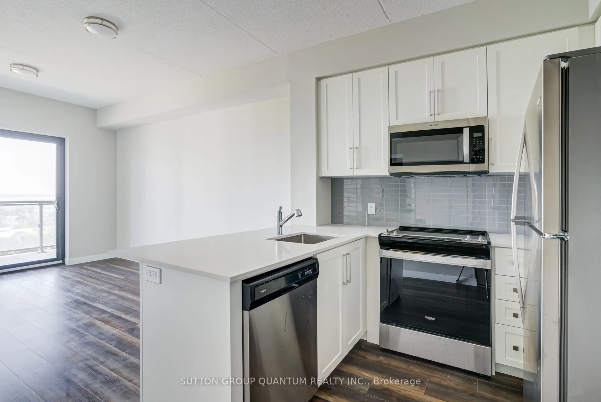 15 Queen Street S, #908