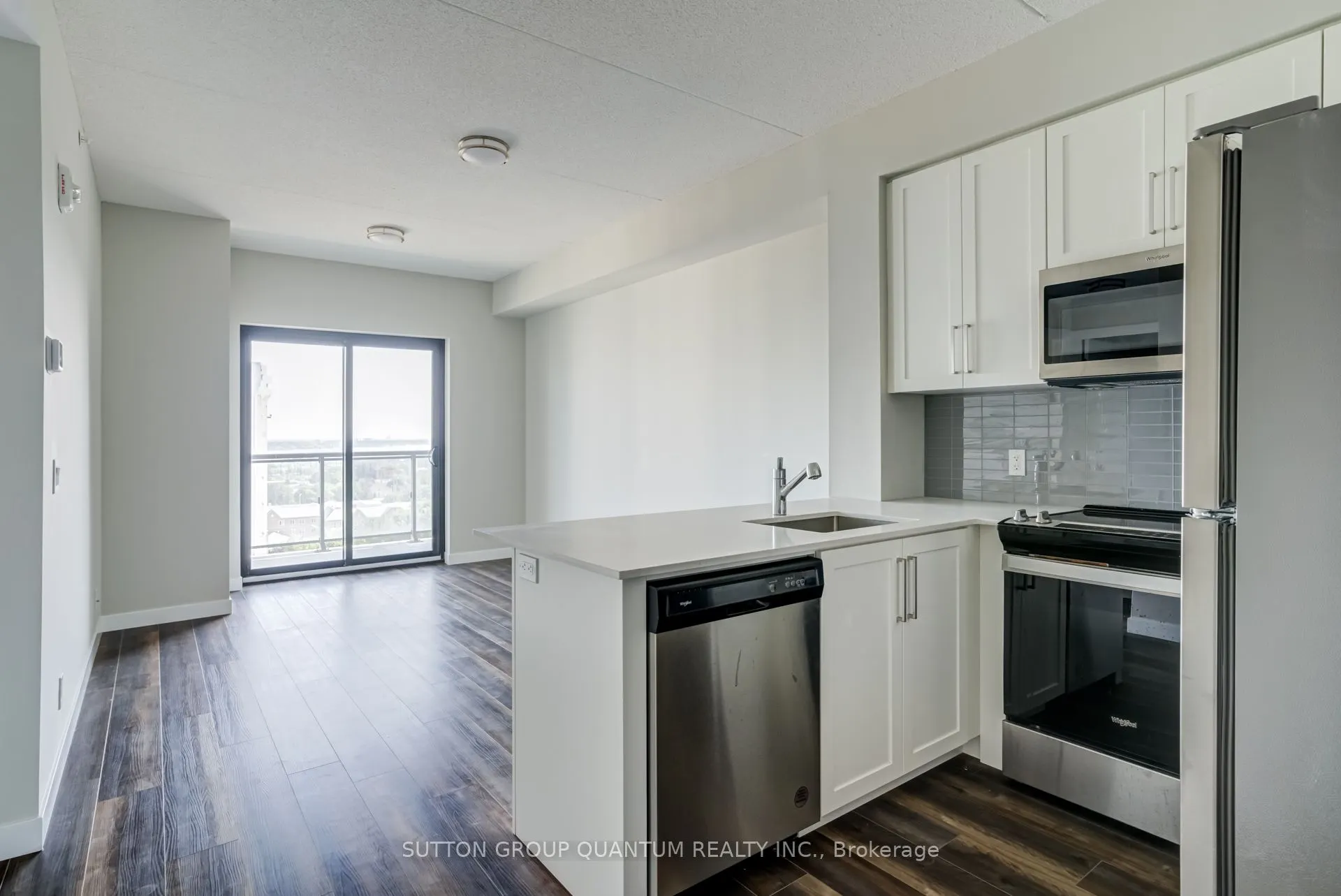 15 Queen Street S, #908