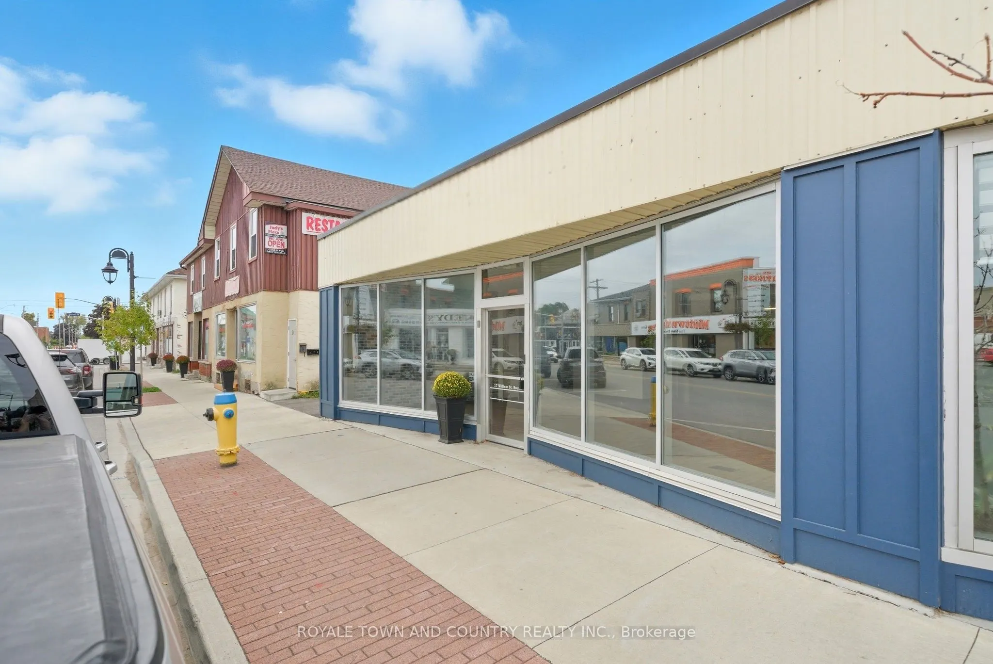 15-17 William Street S