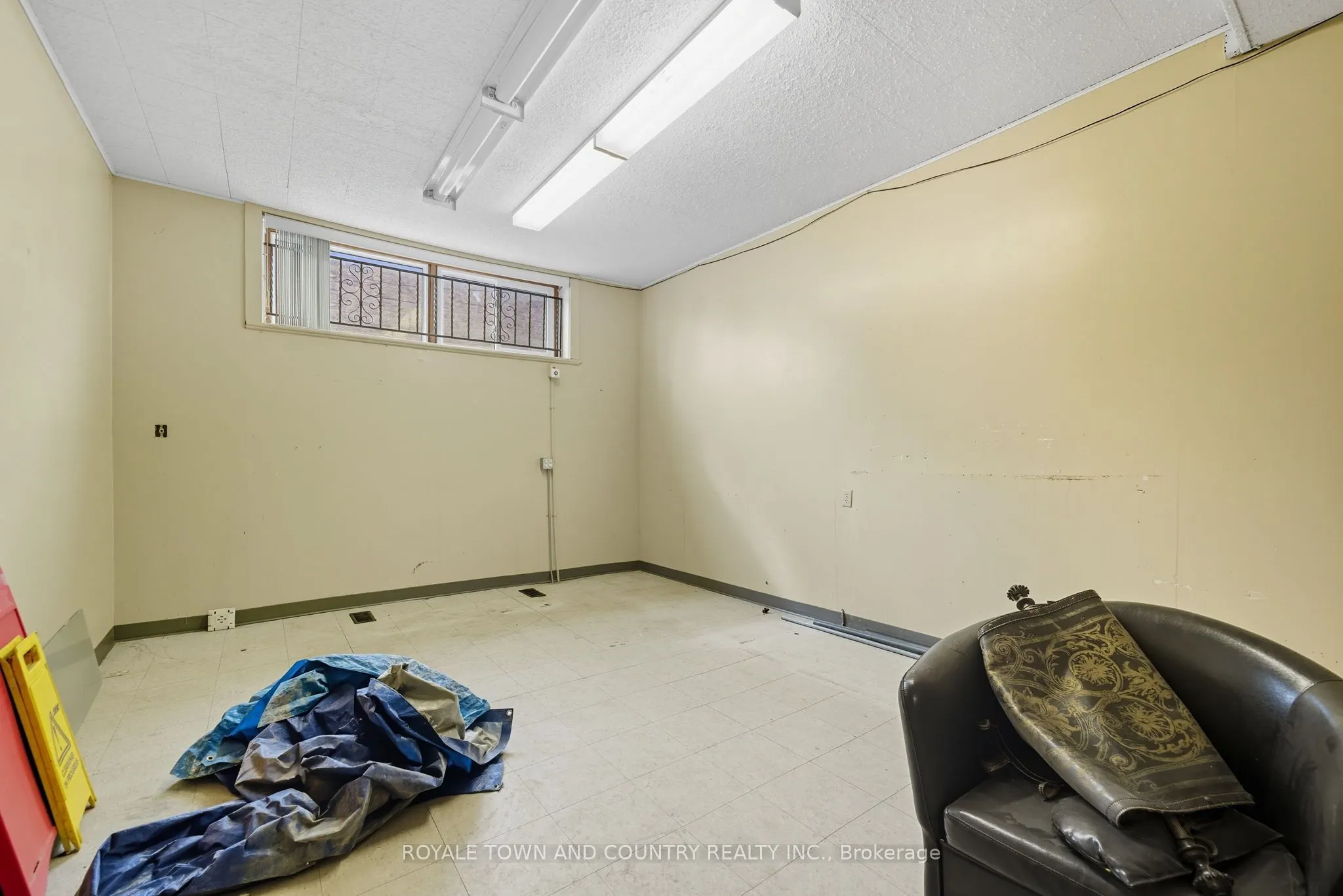 15-17 William Street S