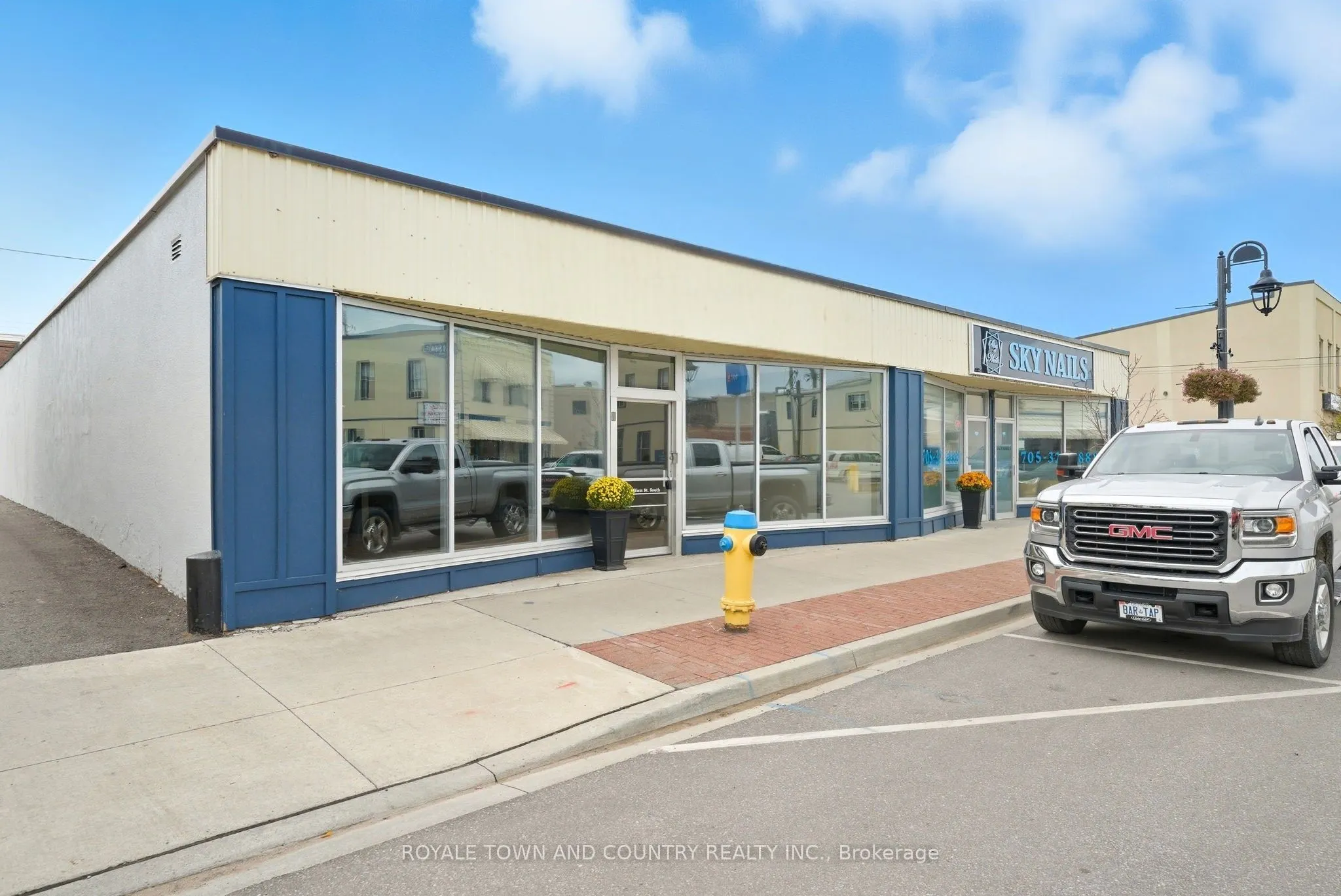 15-17 William Street S