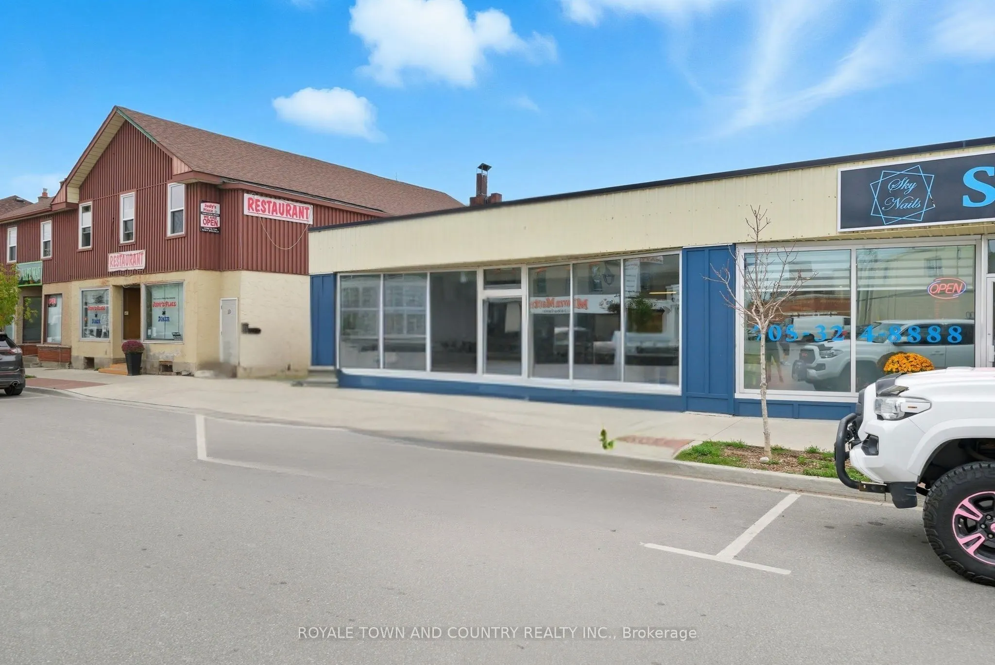 15-17 William Street S