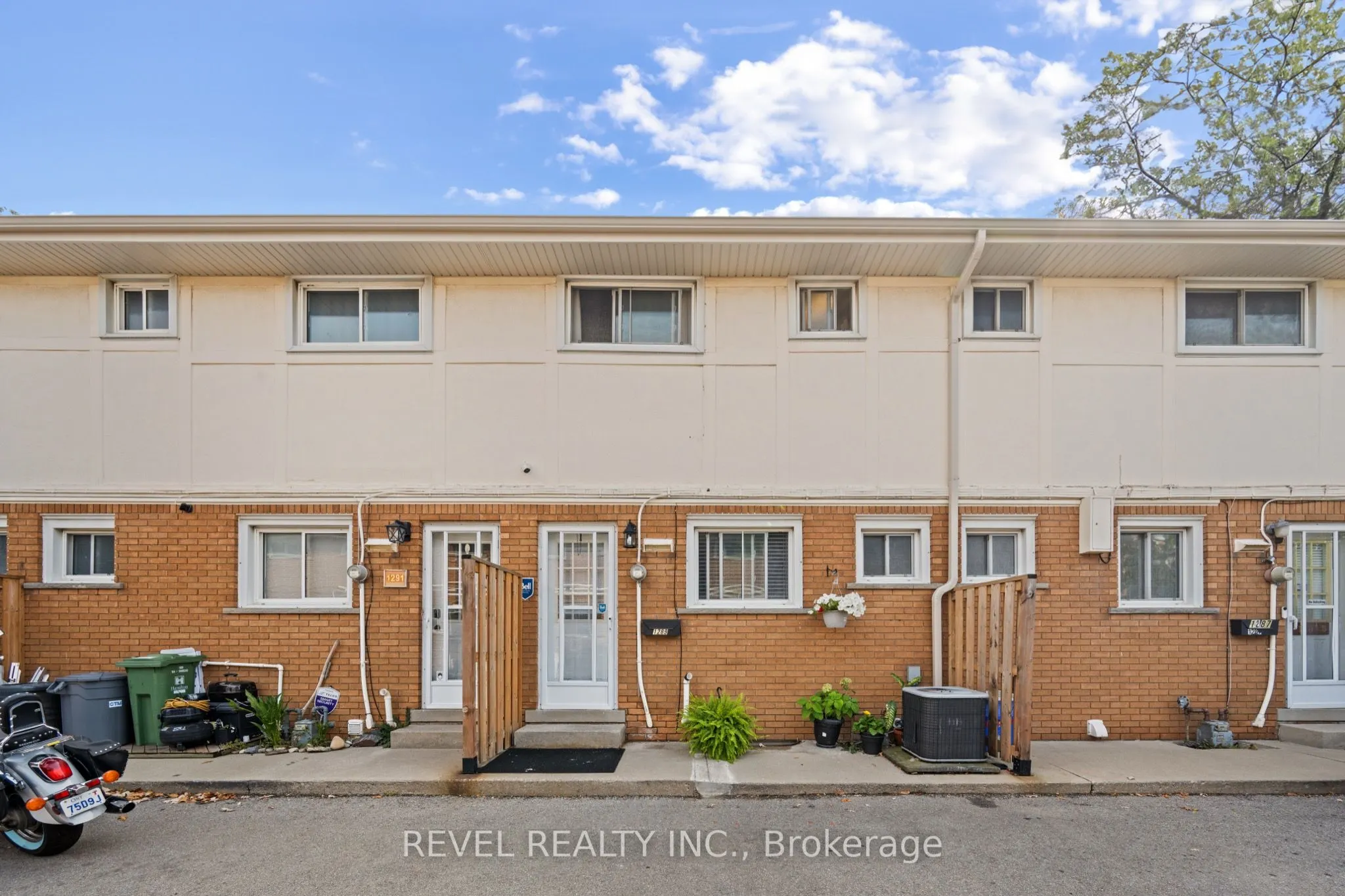 1289 Fennell Avenue E, #17