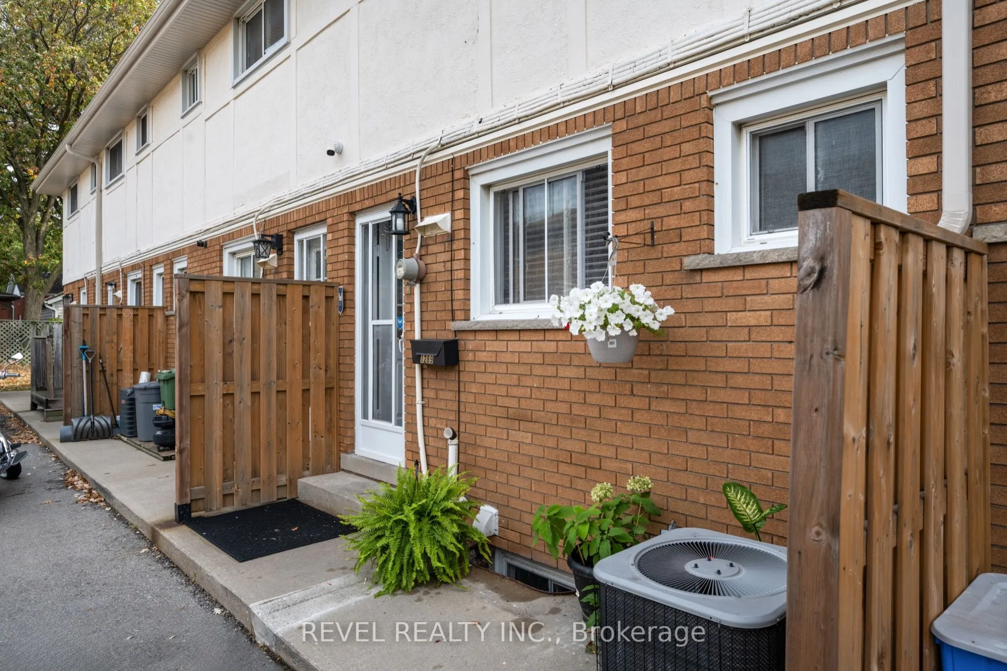 1289 Fennell Avenue E, #17