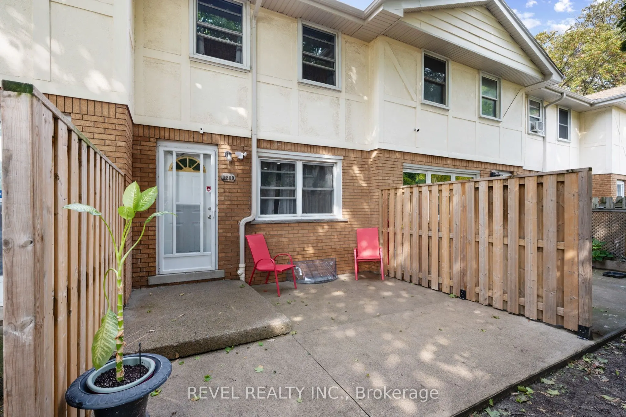 1289 Fennell Avenue E, #17